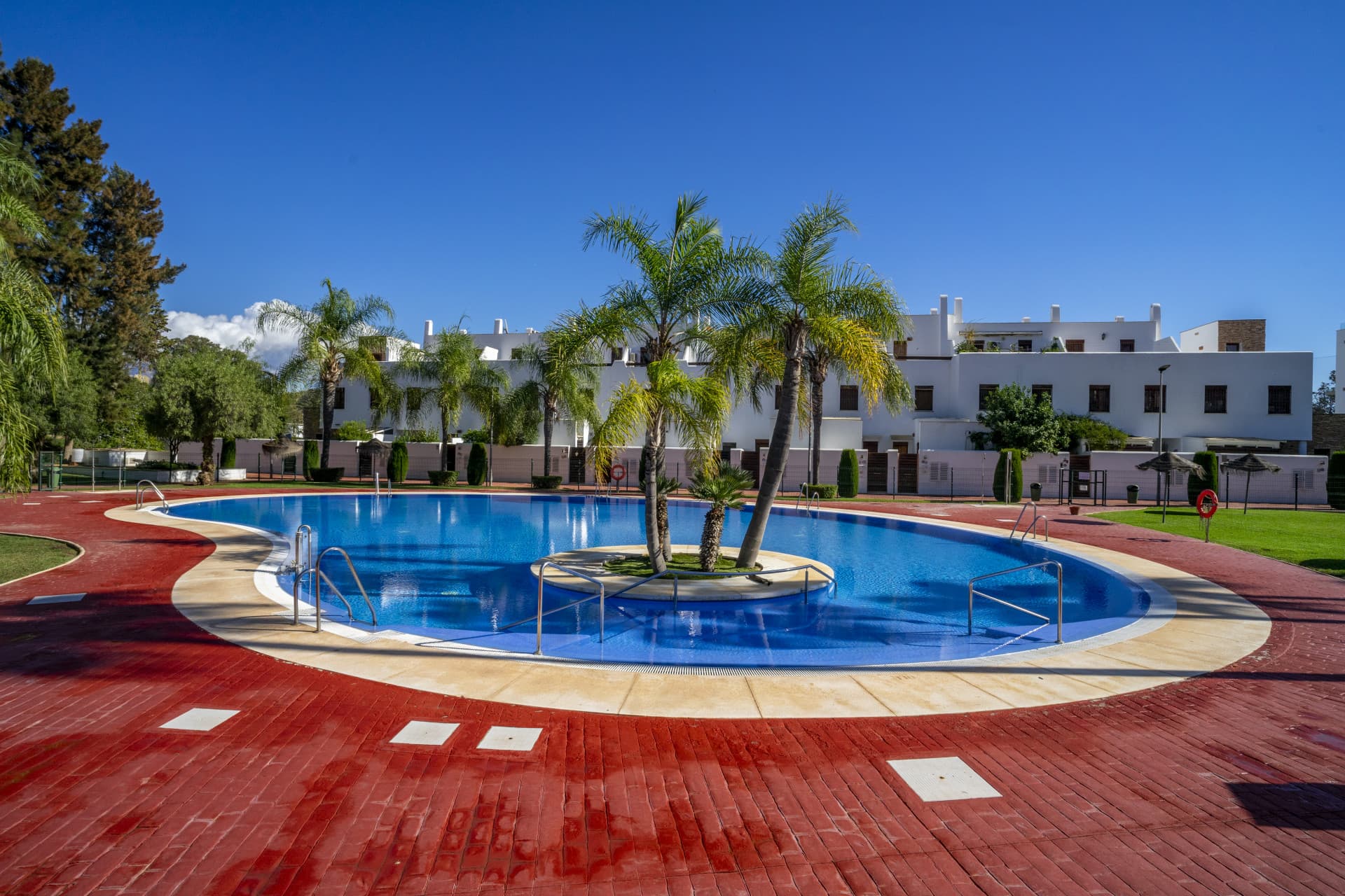 Modern 3-Bedroom Apartment Frontline Golf in La Cala — Walk to Town, Beach & Amenities