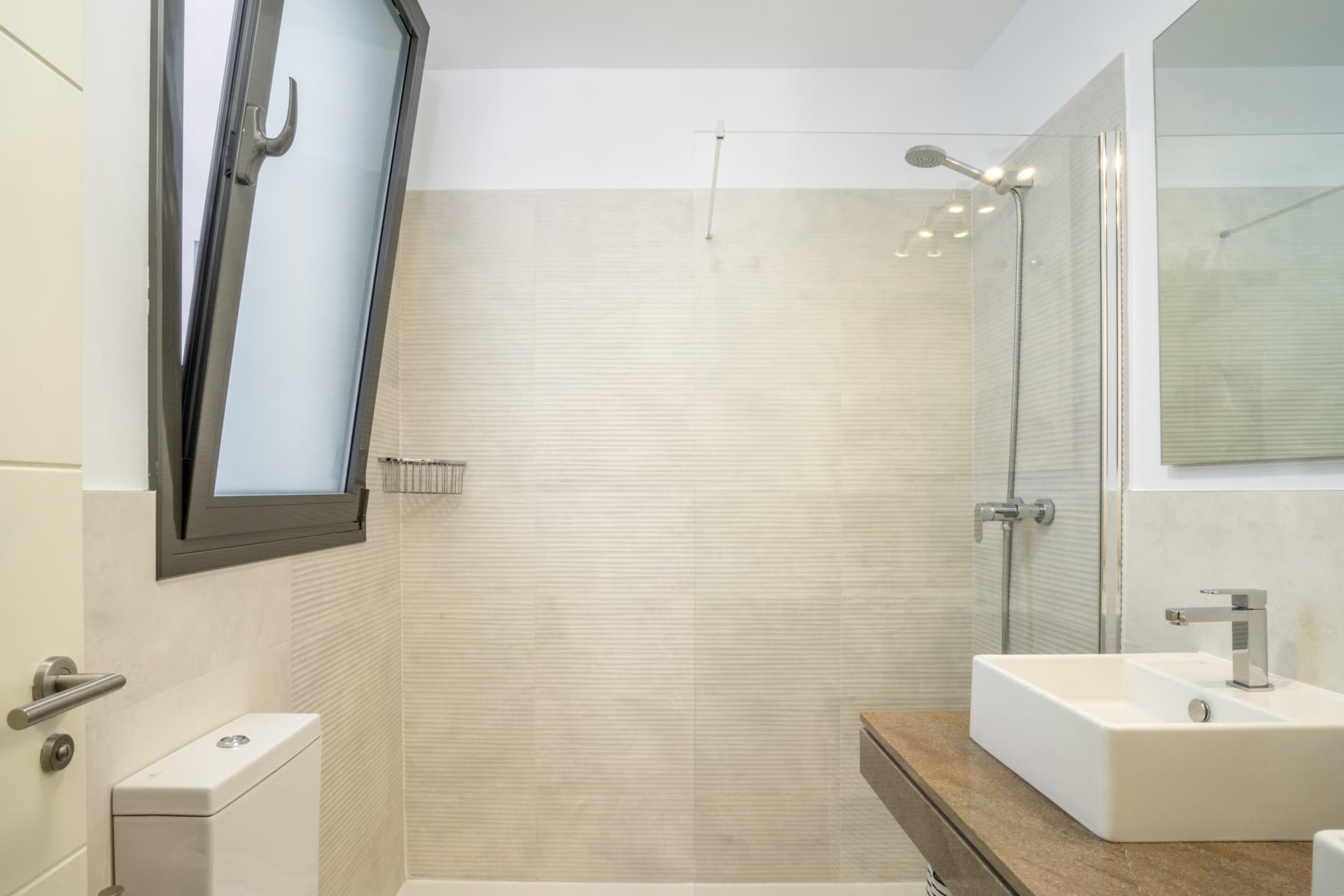 Modern 3-Bedroom Apartment Frontline Golf in La Cala — Walk to Town, Beach & Amenities