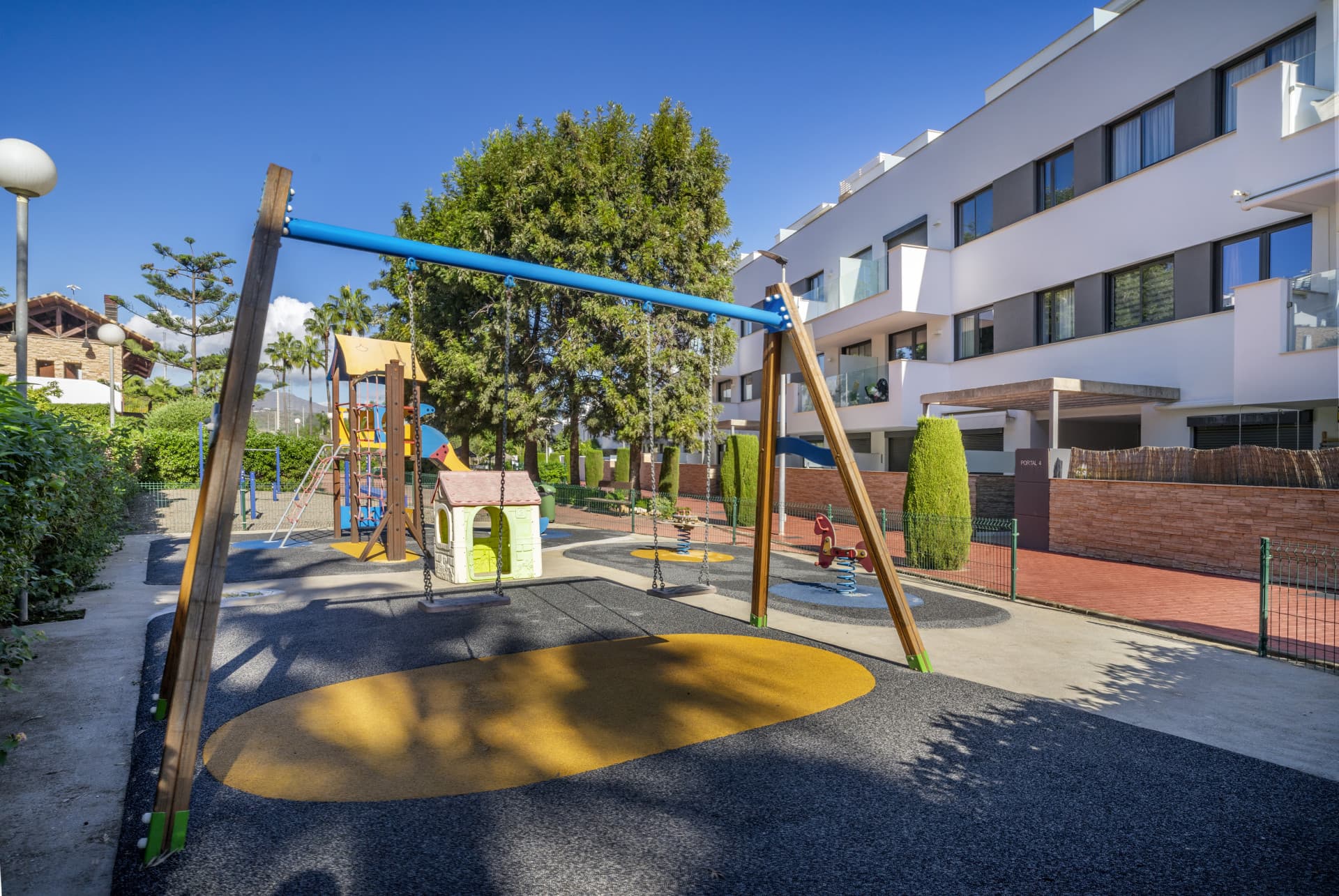 Modern 3-Bedroom Apartment Frontline Golf in La Cala — Walk to Town, Beach & Amenities