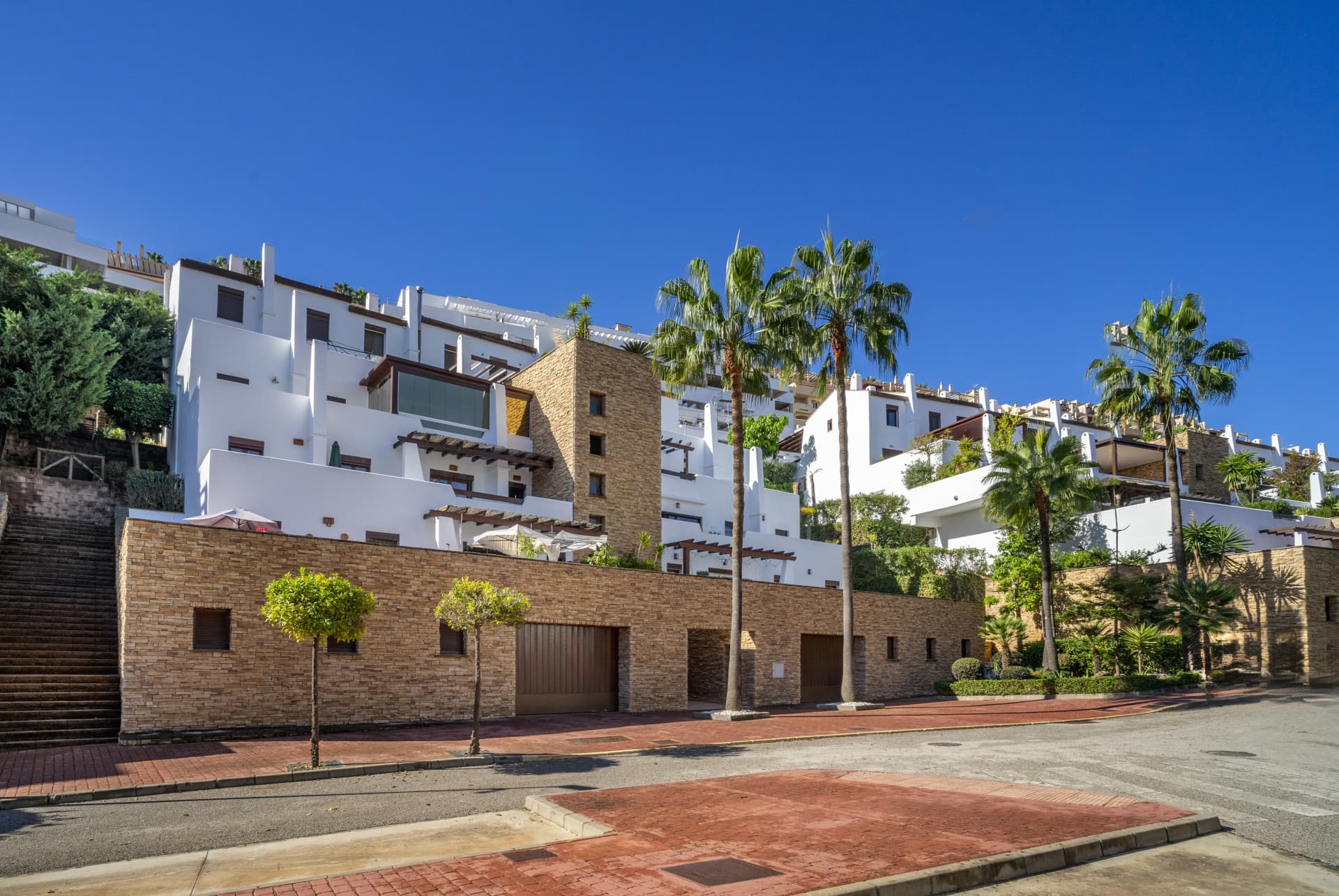 Modern 3-Bedroom Apartment Frontline Golf in La Cala — Walk to Town, Beach & Amenities