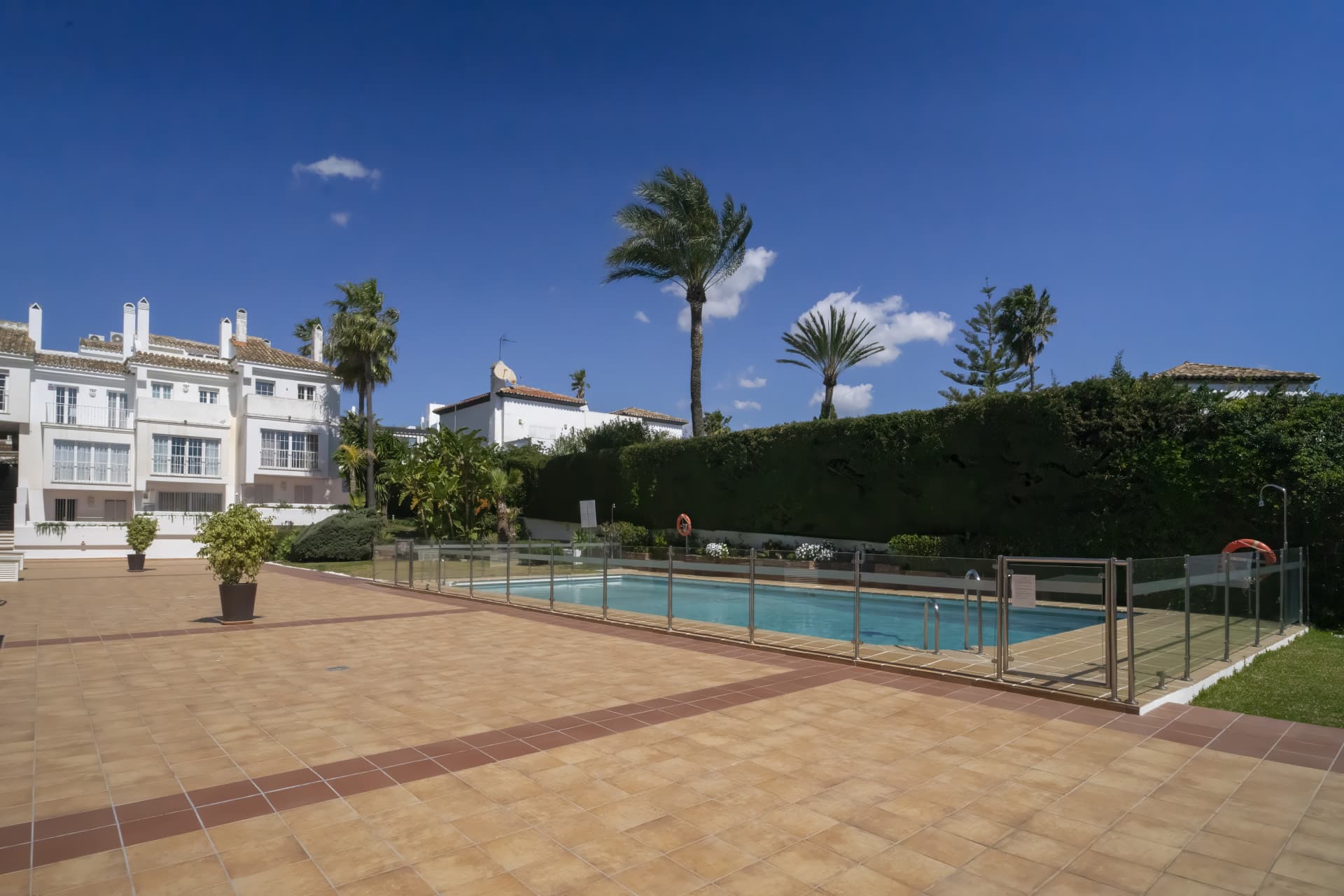 Exklusives Stadthaus in bester Lage von Nueva Andalucía