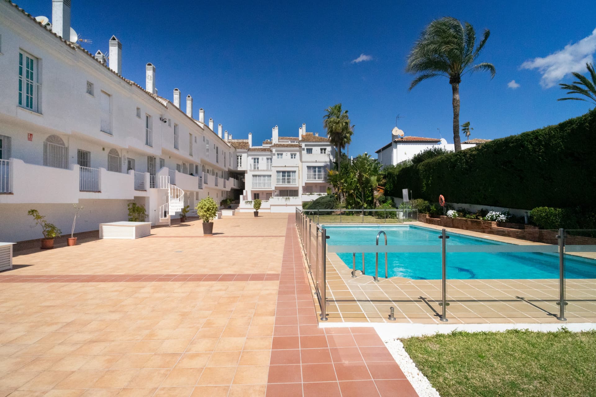 Exklusives Stadthaus in bester Lage von Nueva Andalucía