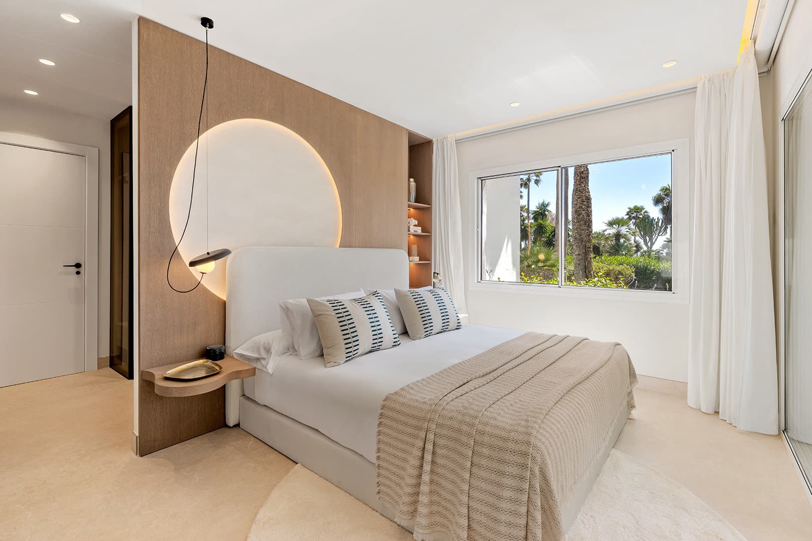Beachfront 3-Bedroom Ground Floor Apartment for Sale in Costalita, Estepona | New Golden Mile