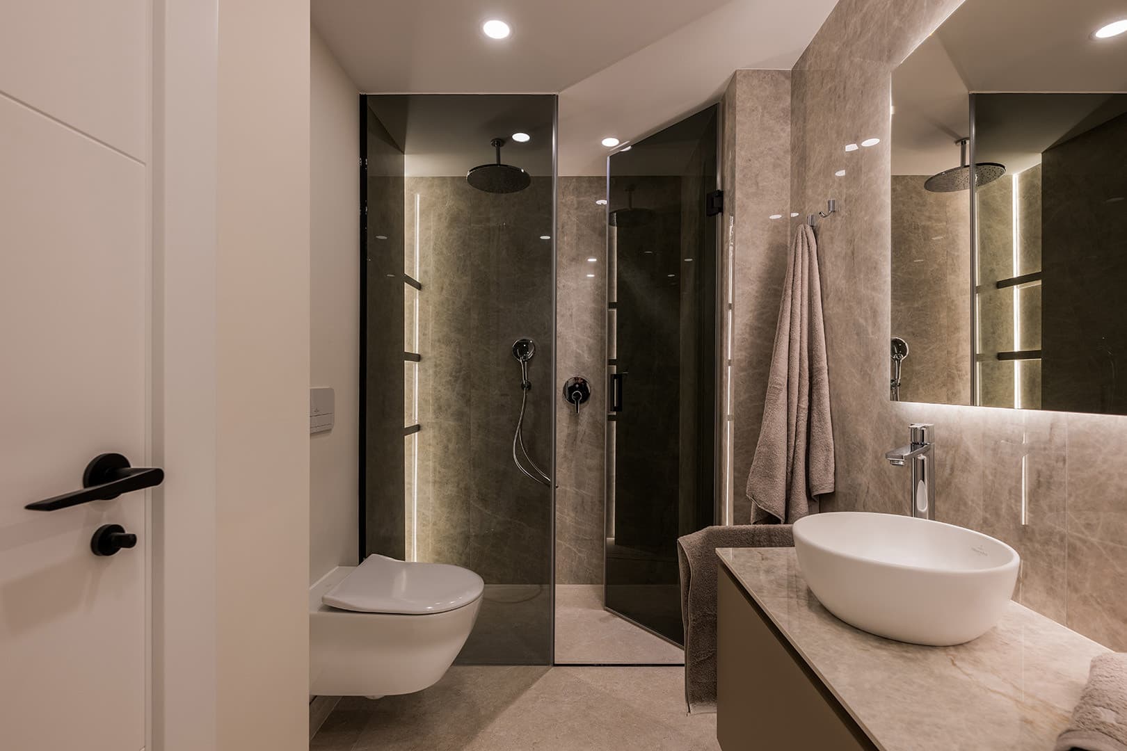 Beachfront 3-Bedroom Ground Floor Apartment for Sale in Costalita, Estepona | New Golden Mile
