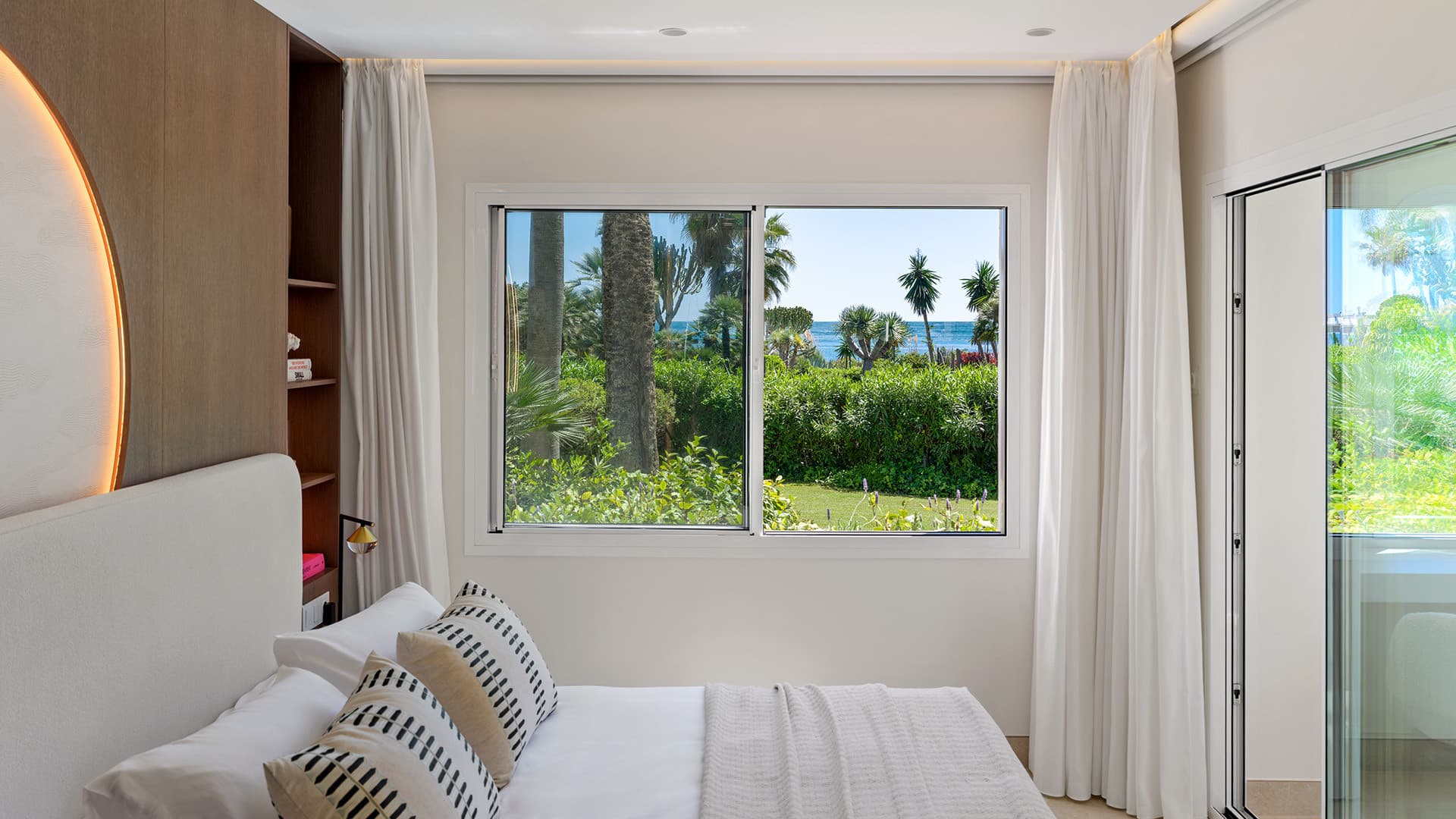 Beachfront 3-Bedroom Ground Floor Apartment for Sale in Costalita, Estepona | New Golden Mile