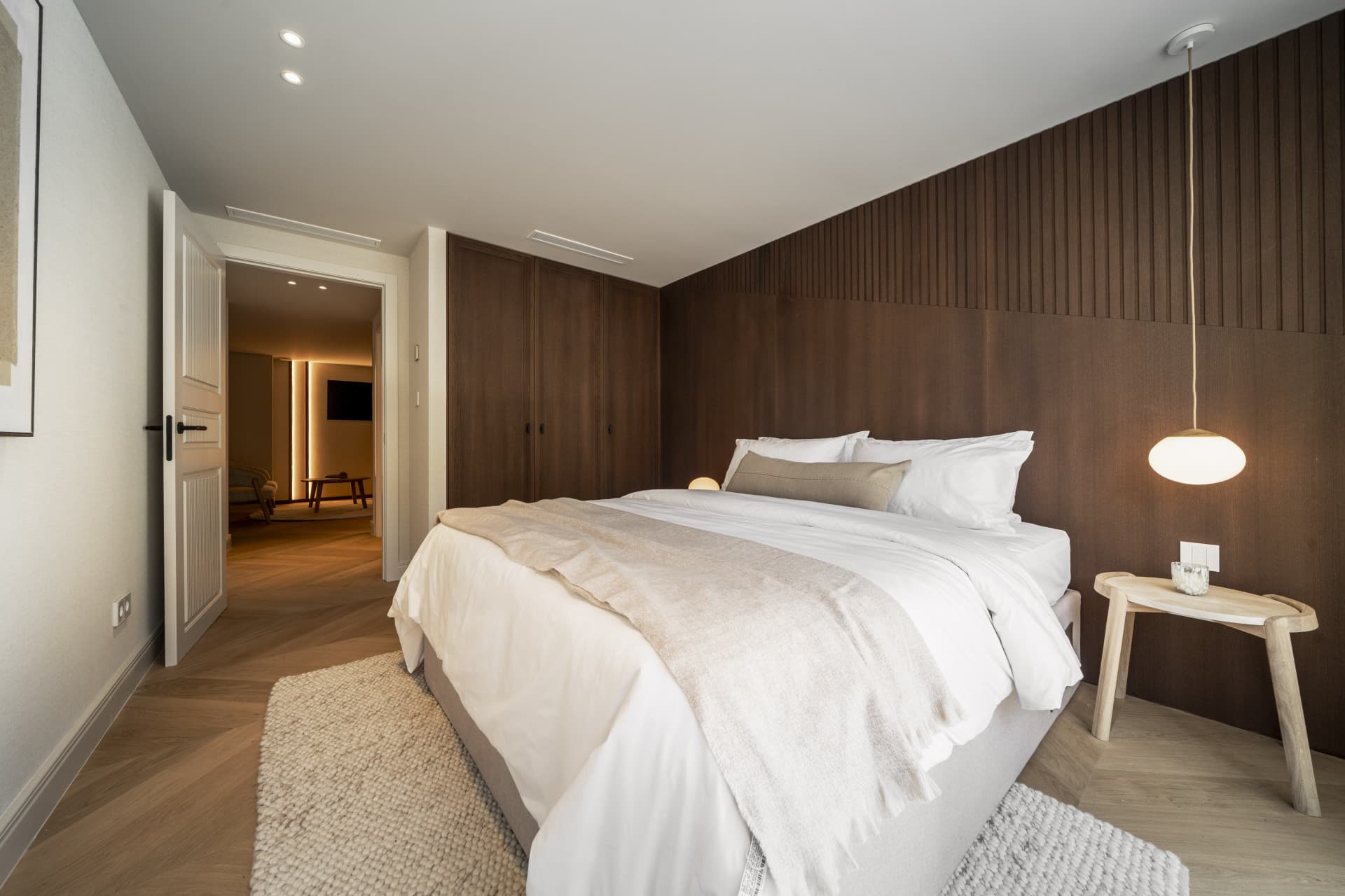 Nestled in the heart of Nueva Andalucía, Auriga 13 is a newly renovated villa offering a blend of comfort and style