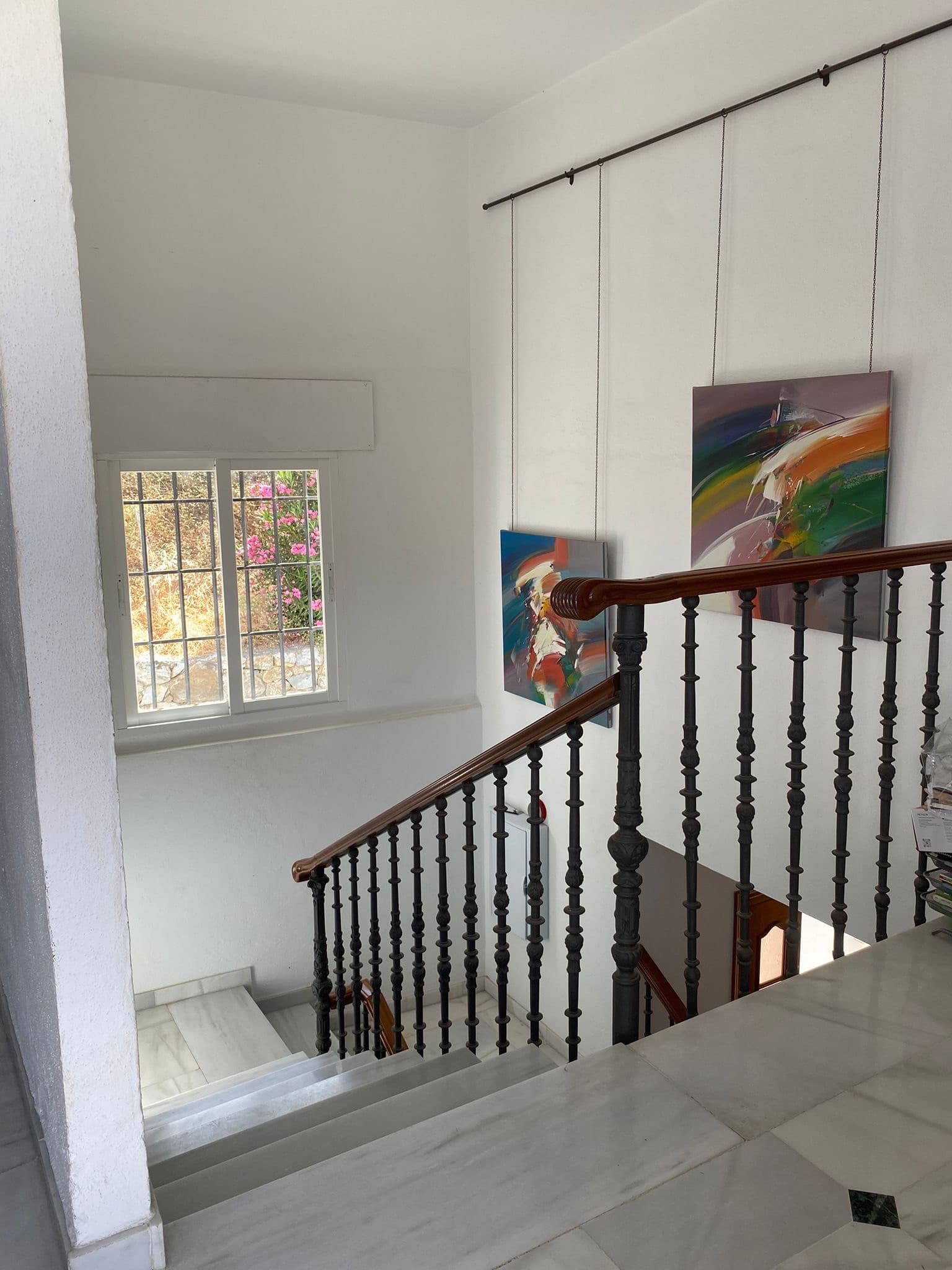 Beautiful house on the outskirts of the village, with plenty of renovation possibilities and stunning views of the sea and the mountains