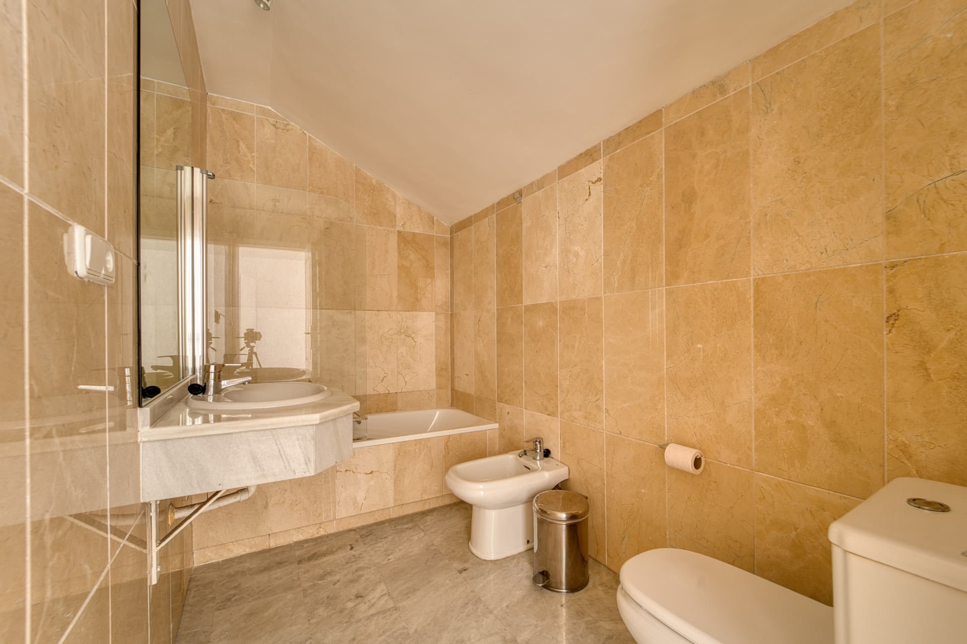 DUPLEX PENTHOUSE IN GUADALMINA BAJA – 290 SQM | 5 ENSUITES | 3 PARKING | RARE OPPORTUNITY