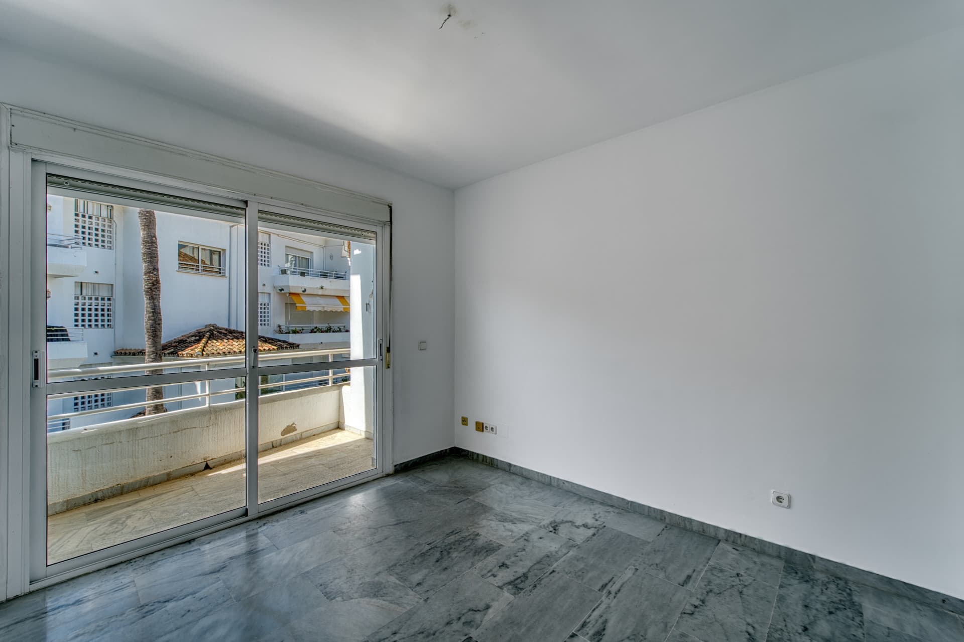DUPLEX PENTHOUSE IN GUADALMINA BAJA – 290 SQM | 5 ENSUITES | 3 PARKING | RARE OPPORTUNITY