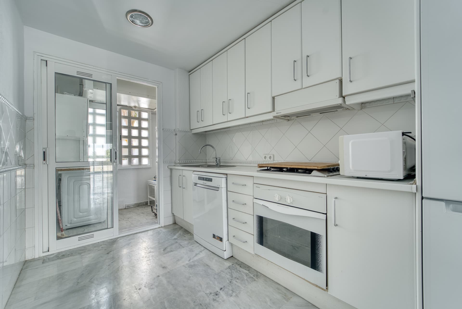 DUPLEX PENTHOUSE IN GUADALMINA BAJA – 290 SQM | 5 ENSUITES | 3 PARKING | RARE OPPORTUNITY