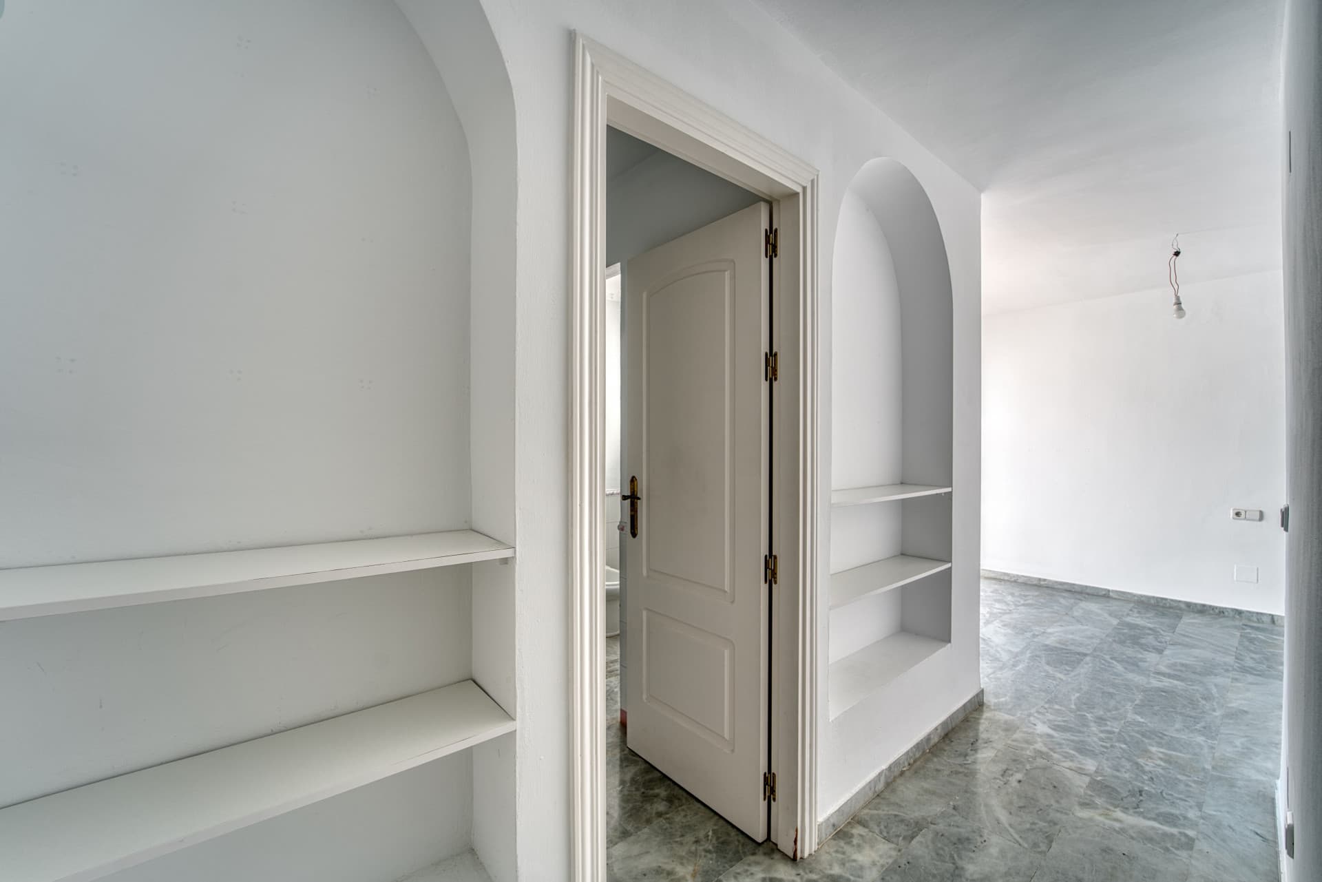 DUPLEX PENTHOUSE IN GUADALMINA BAJA – 290 SQM | 5 ENSUITES | 3 PARKING | RARE OPPORTUNITY