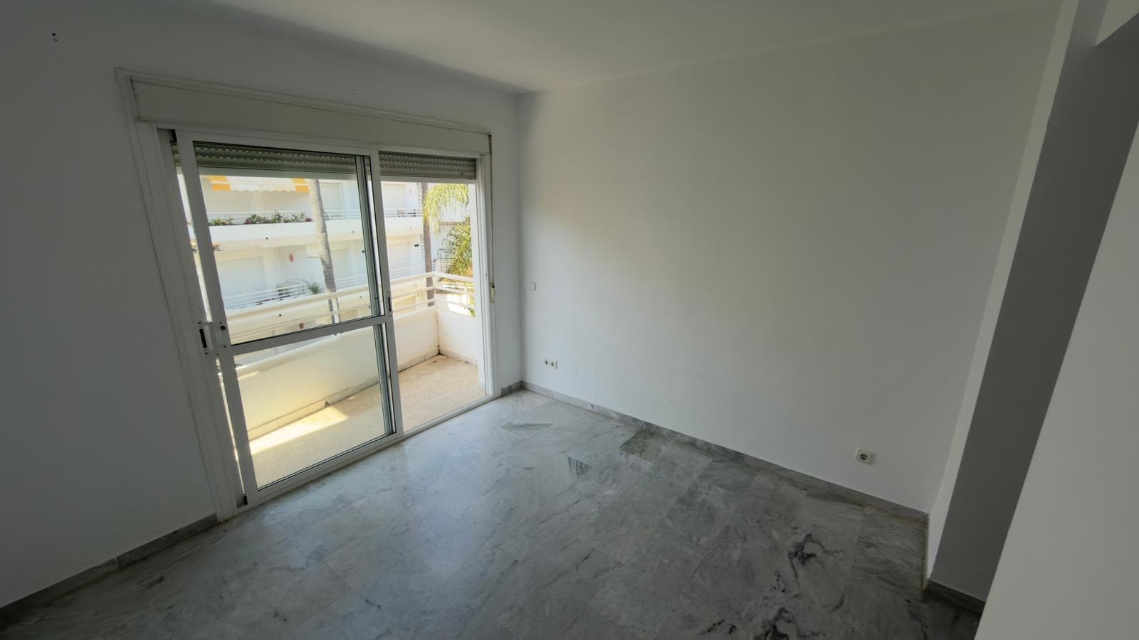 DUPLEX PENTHOUSE IN GUADALMINA BAJA – 290 SQM | 5 ENSUITES | 3 PARKING | RARE OPPORTUNITY