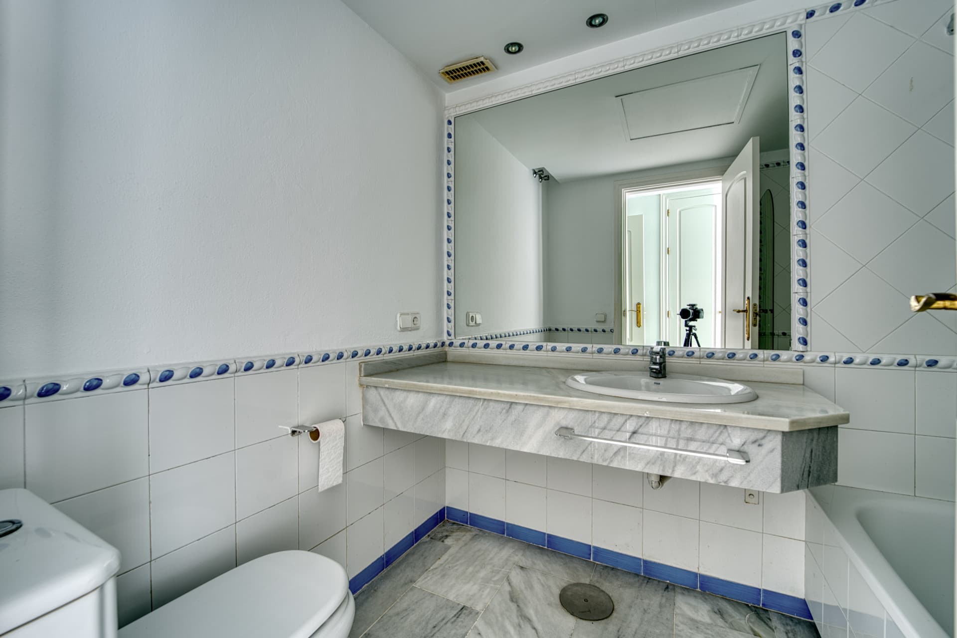 DUPLEX PENTHOUSE IN GUADALMINA BAJA – 290 SQM | 5 ENSUITES | 3 PARKING | RARE OPPORTUNITY