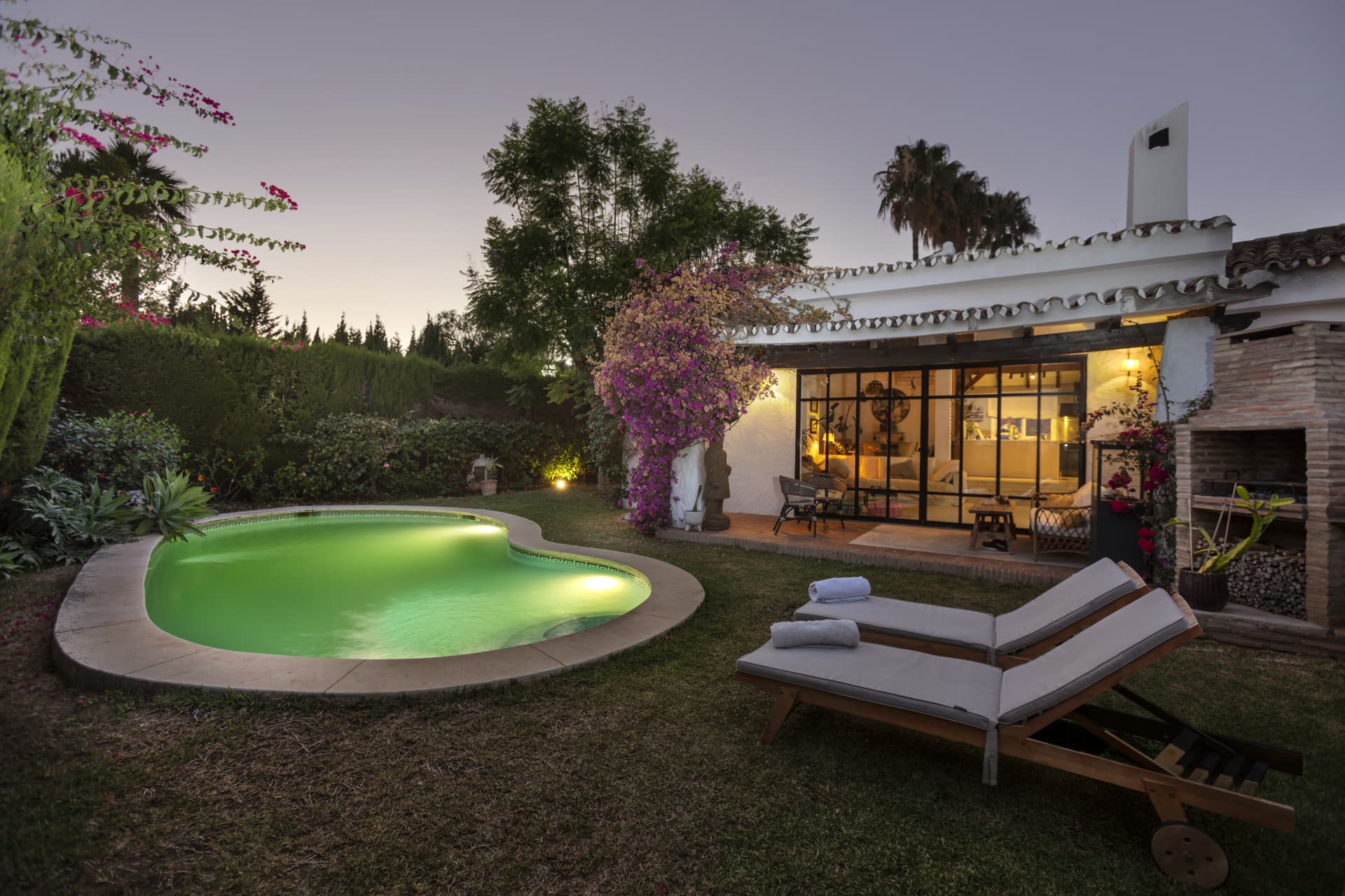 Modern Andalusian family villa in excellent location
