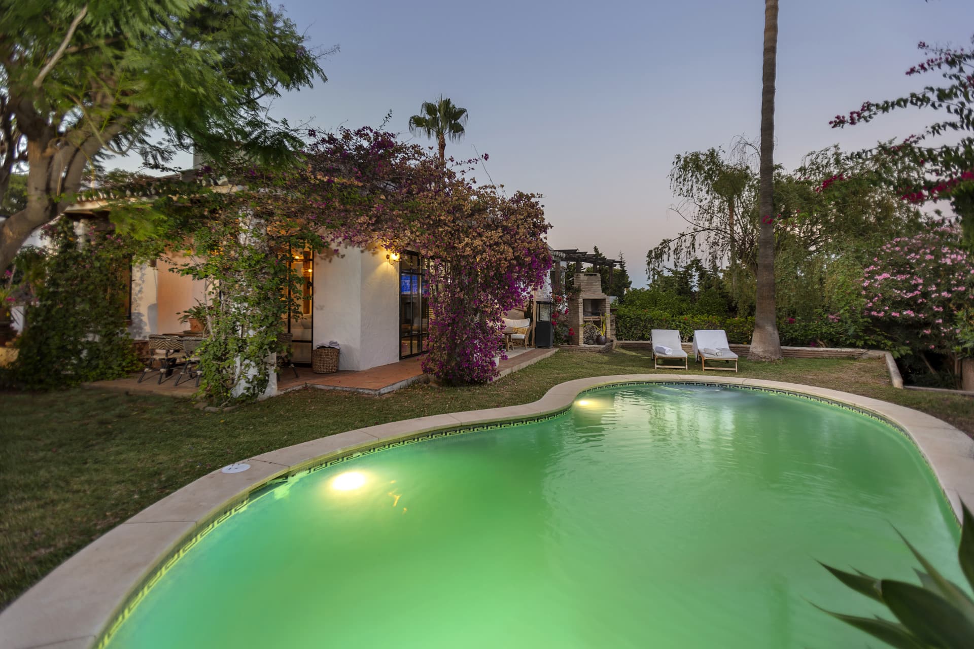 Modern Andalusian family villa in excellent location