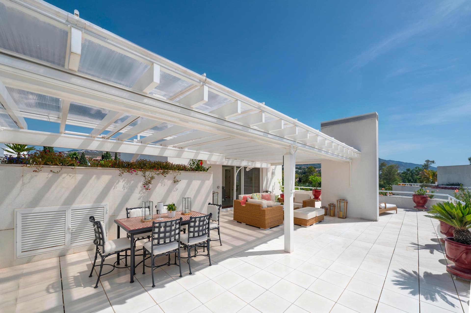 Duplex Penthouse Los Granados Golf, Nueva Andalucía