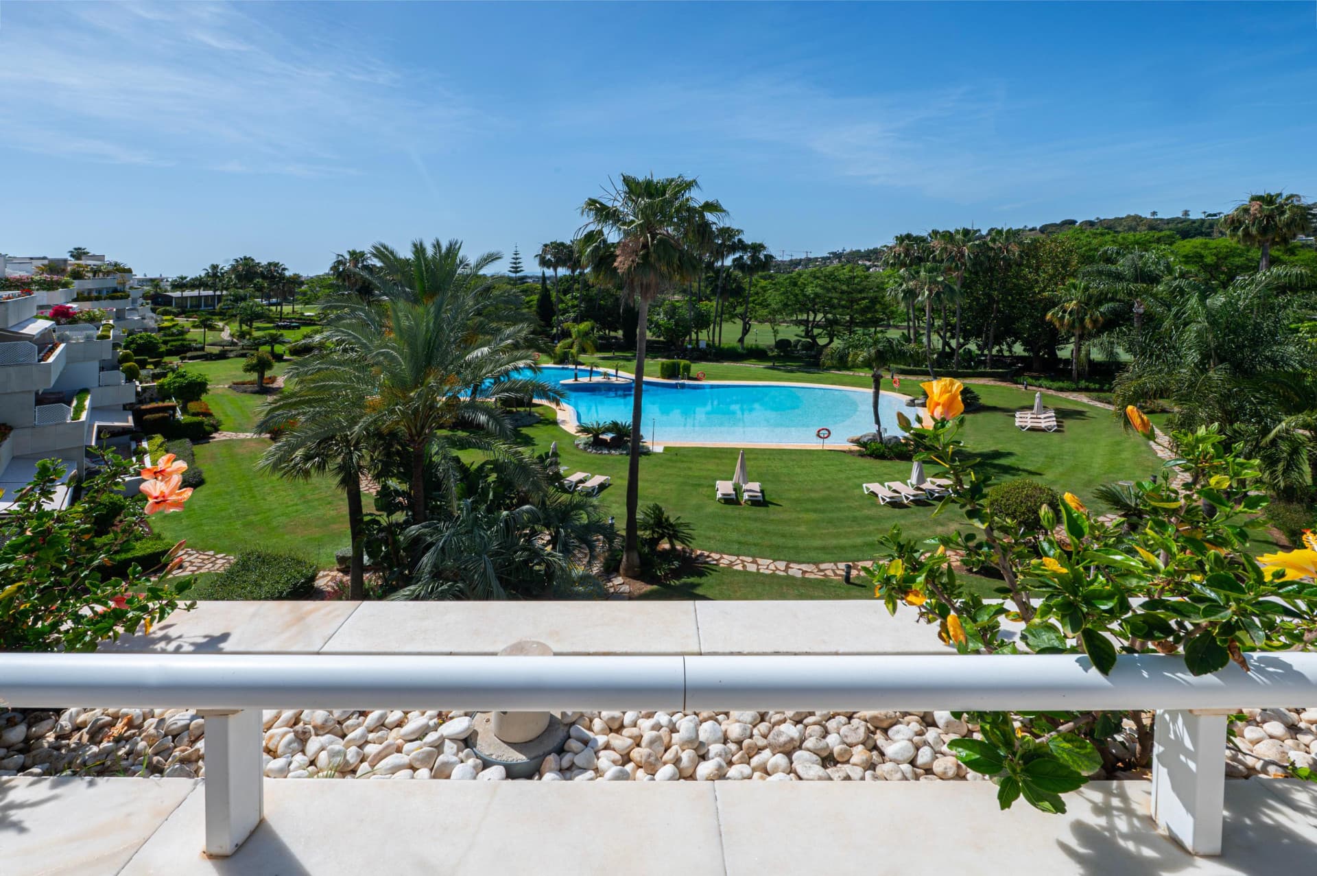 Duplex Penthouse Los Granados Golf, Nueva Andalucía