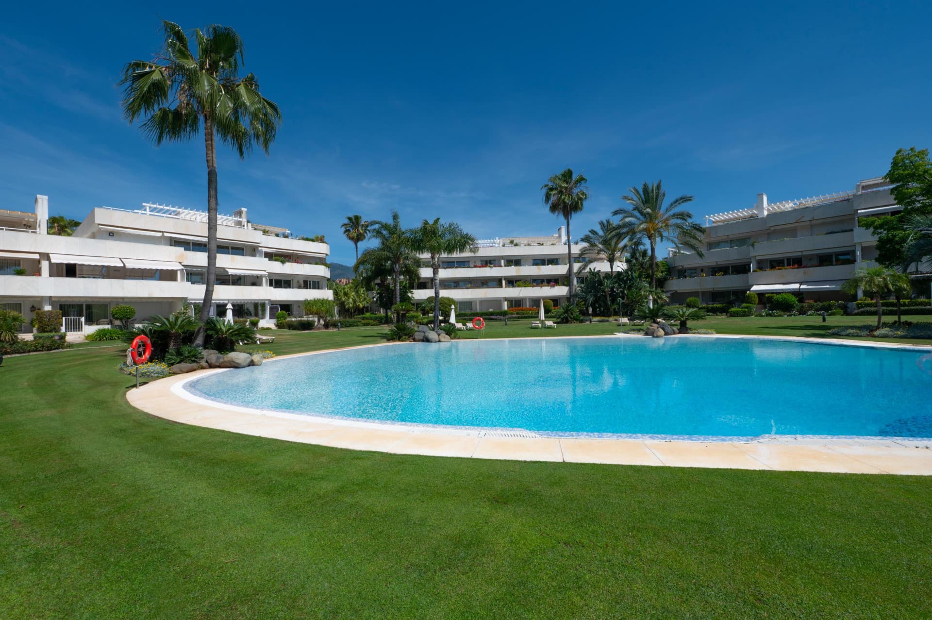 Duplex Penthouse Los Granados Golf, Nueva Andalucía