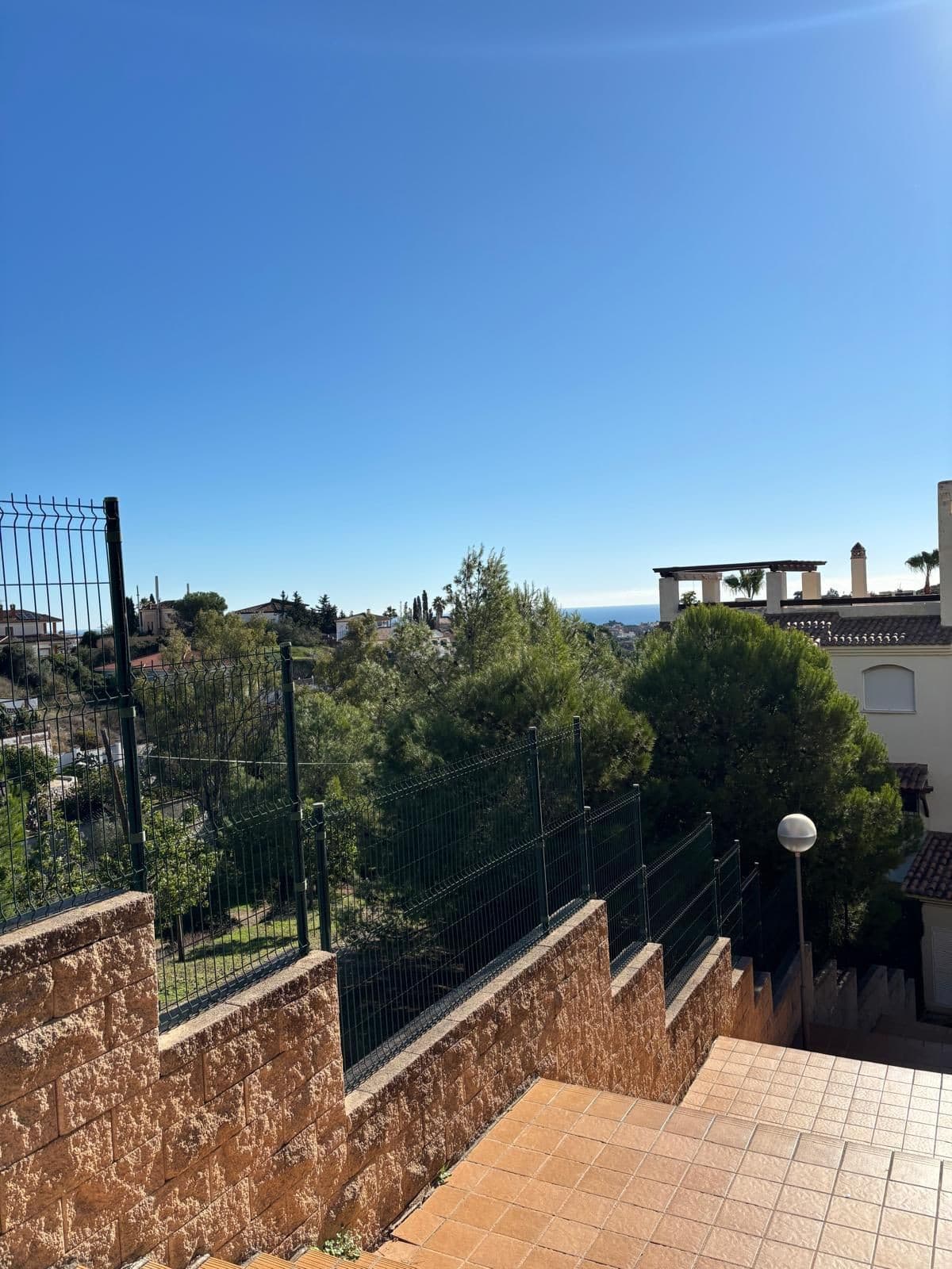 Spektakulär 2 sovrum med 100m2 Terrace och fantastisk utsikt över bergen