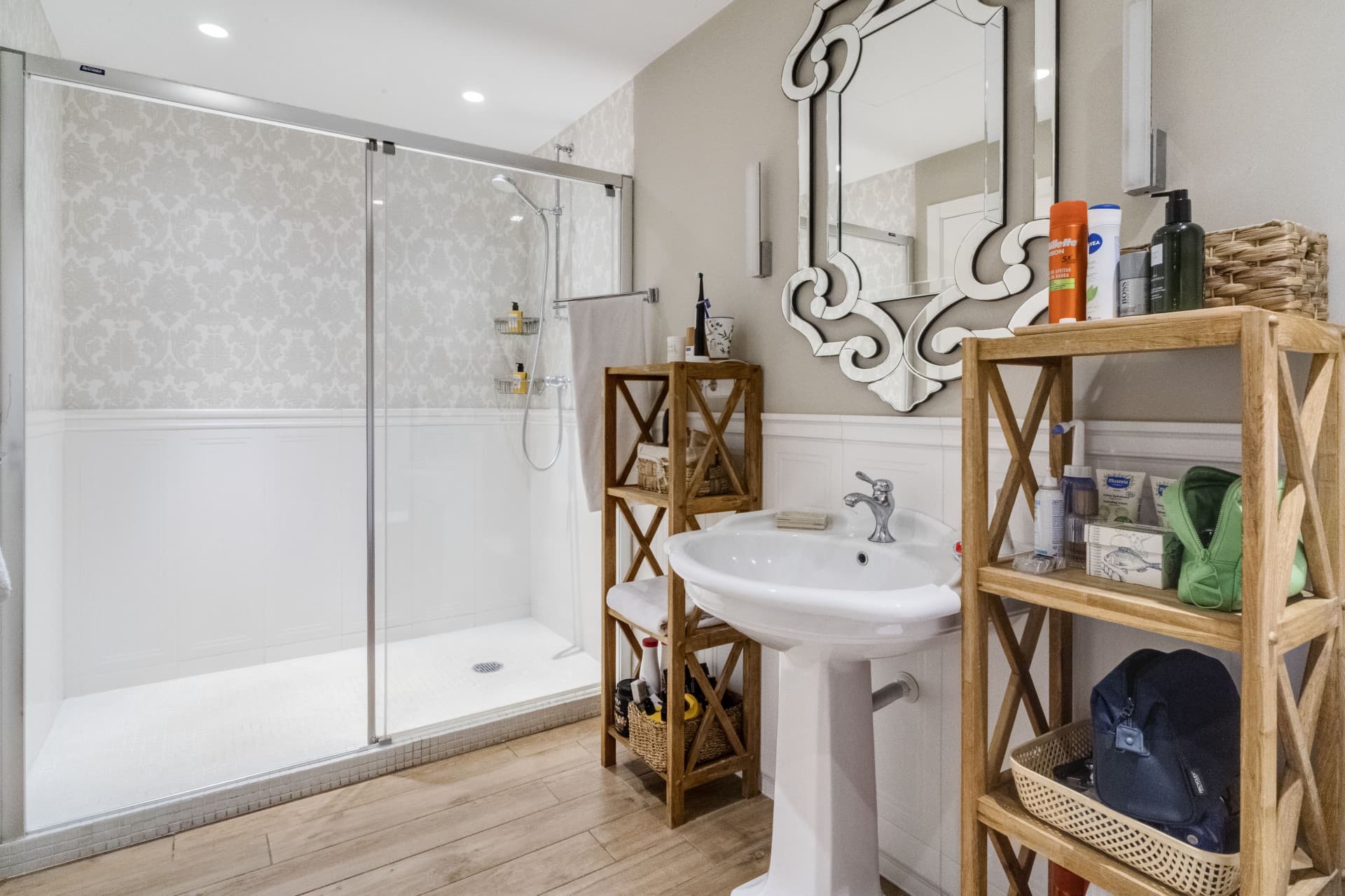 Elegant Four-Bedroom Townhouse with Private Pool in Lomas de Puente Romano