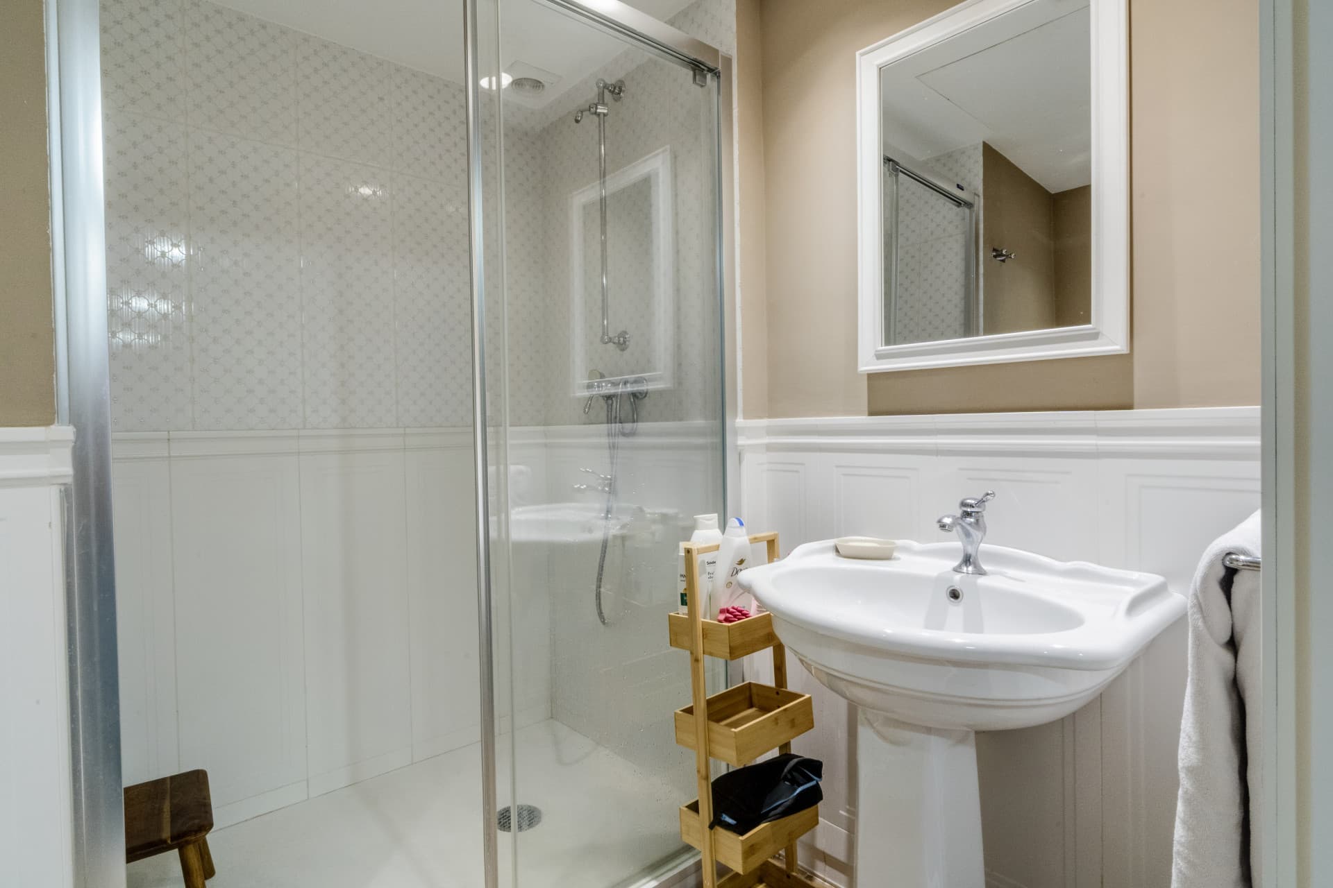 Elegant Four-Bedroom Townhouse with Private Pool in Lomas de Puente Romano
