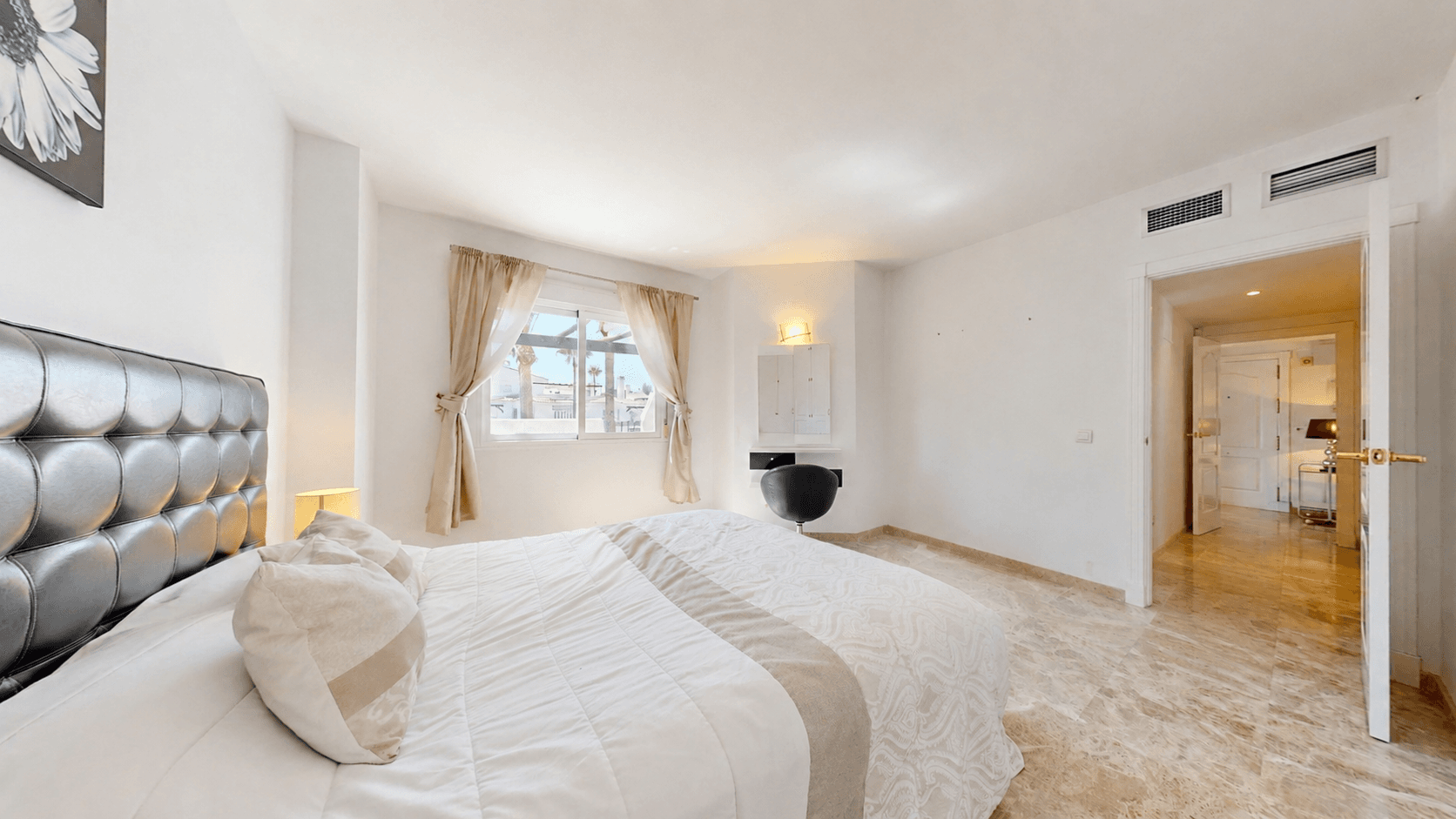 Duplex Penthouse with Tourist Licence in Los Naranjos de Marbella, Nueva Andalucía