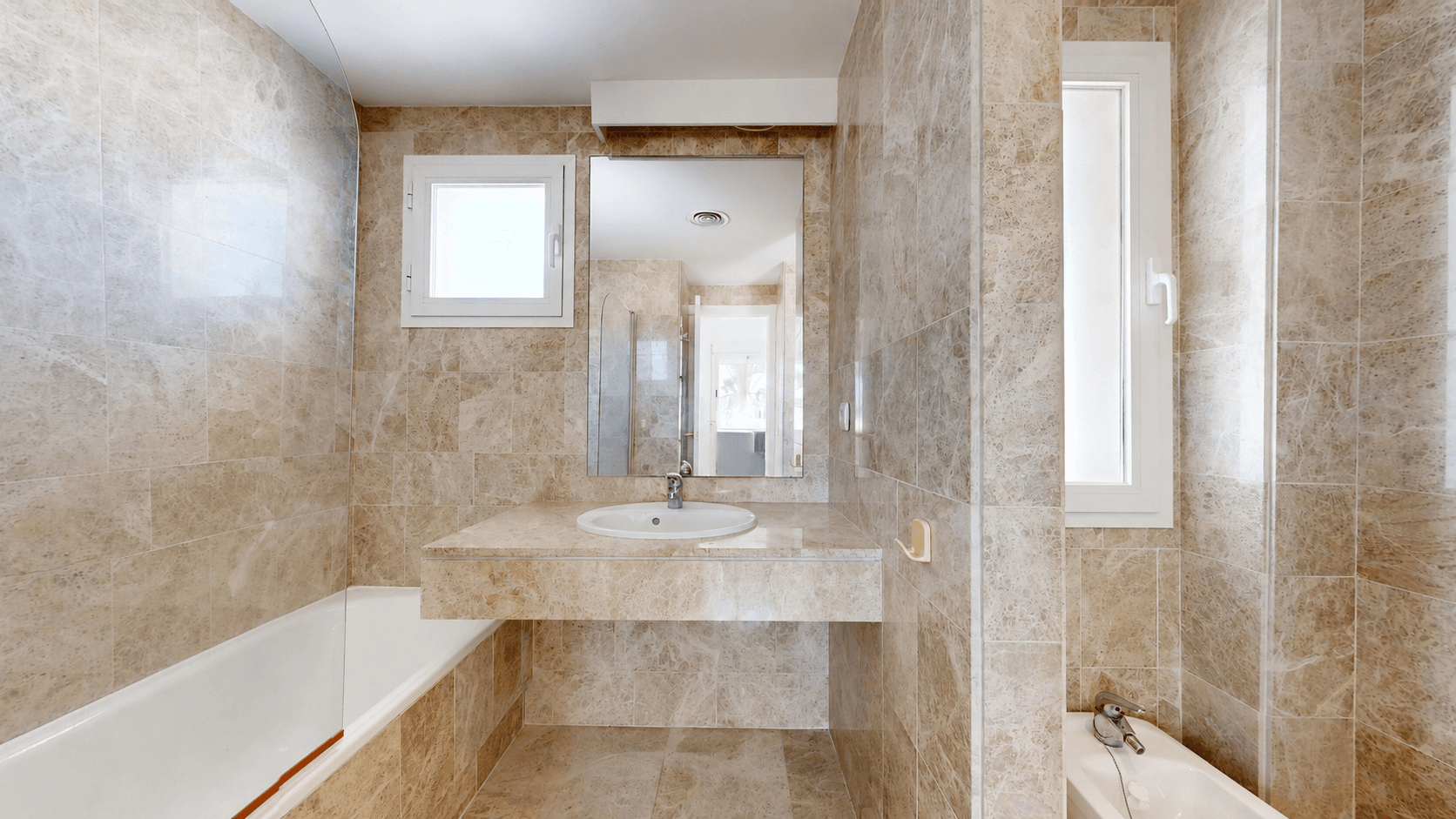 Duplex Penthouse with Tourist Licence in Los Naranjos de Marbella, Nueva Andalucía