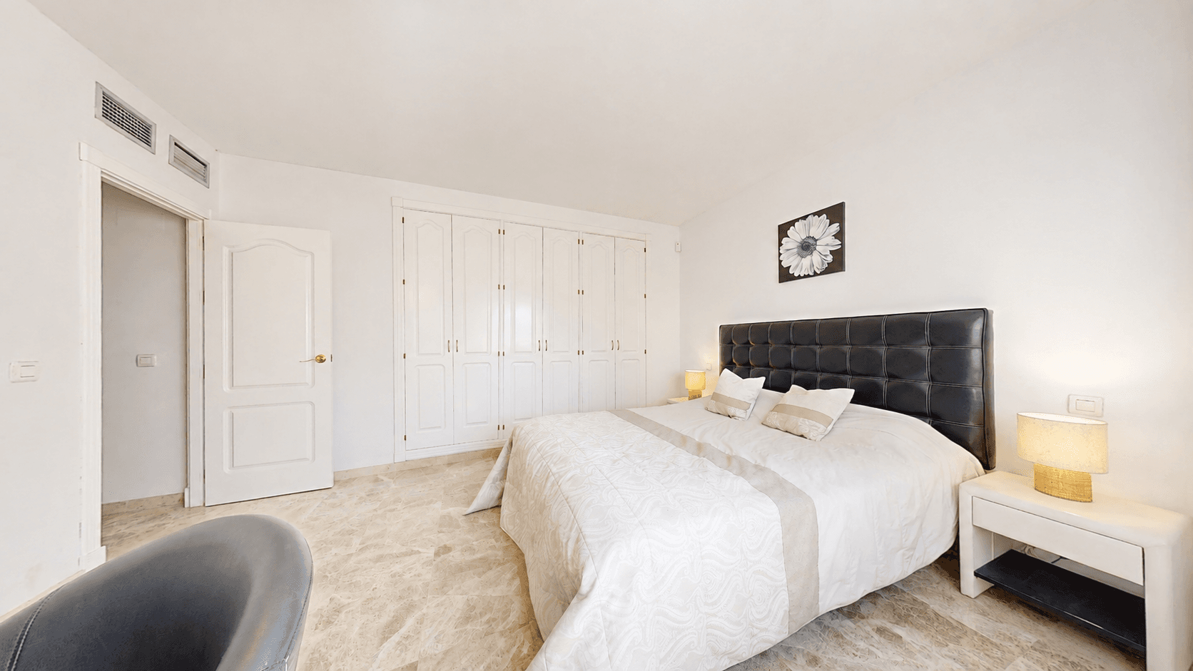 Duplex Penthouse with Tourist Licence in Los Naranjos de Marbella, Nueva Andalucía