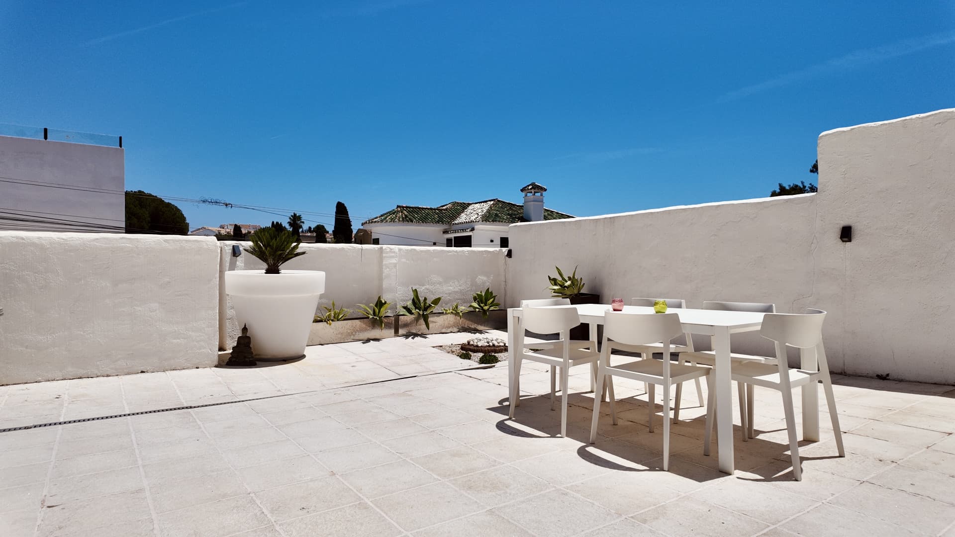 Elegant Four-Bedroom Villa with Mountain Views in Nueva Andalucía, Marbella