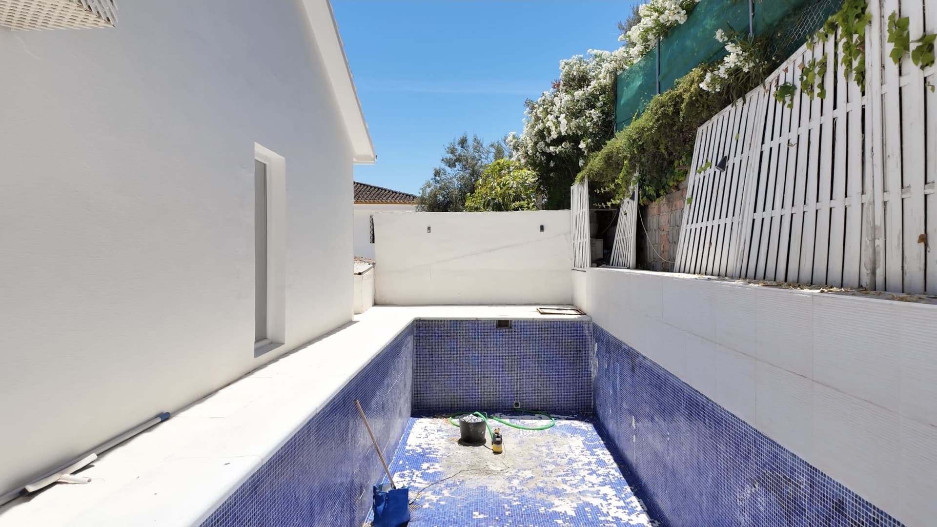 Elegant Four-Bedroom Villa with Mountain Views in Nueva Andalucía, Marbella