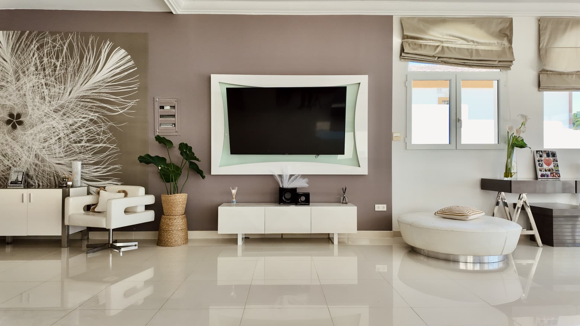 Elegant Four-Bedroom Villa with Mountain Views in Nueva Andalucía, Marbella