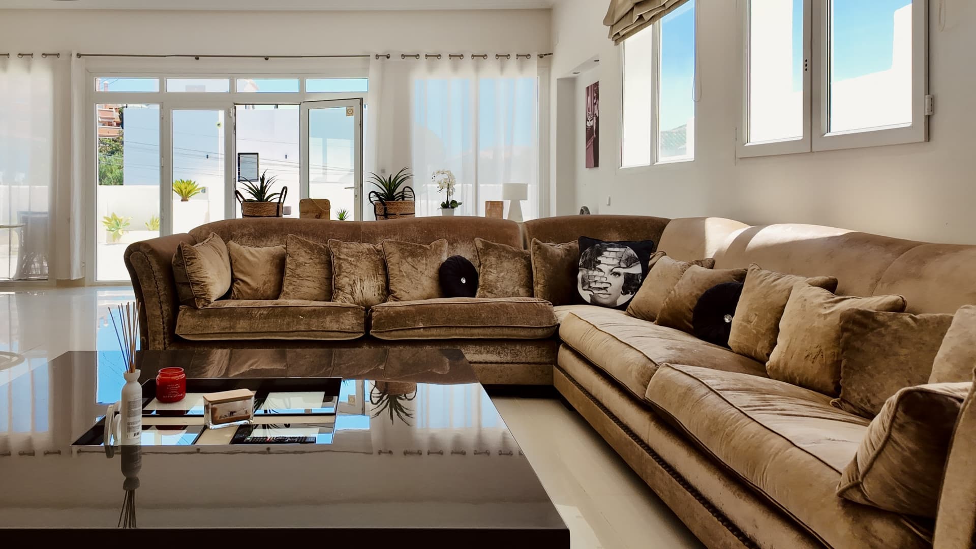 Elegant Four-Bedroom Villa with Mountain Views in Nueva Andalucía, Marbella