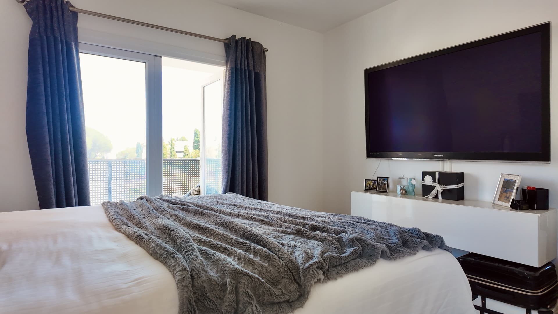 Elegant Four-Bedroom Villa with Mountain Views in Nueva Andalucía, Marbella