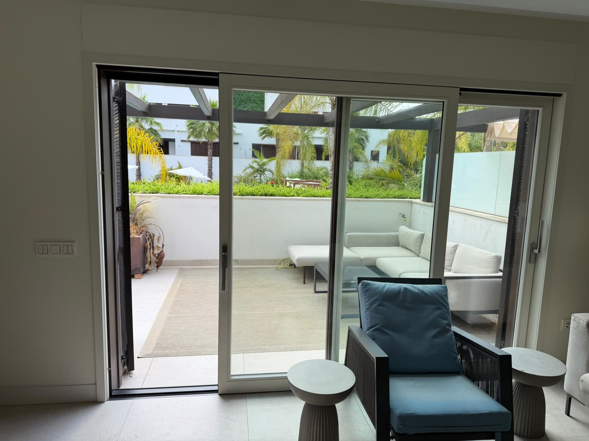 Modern 3 Bedroom Apartment For Long Term Rent Just minutes Away From Puente Romano