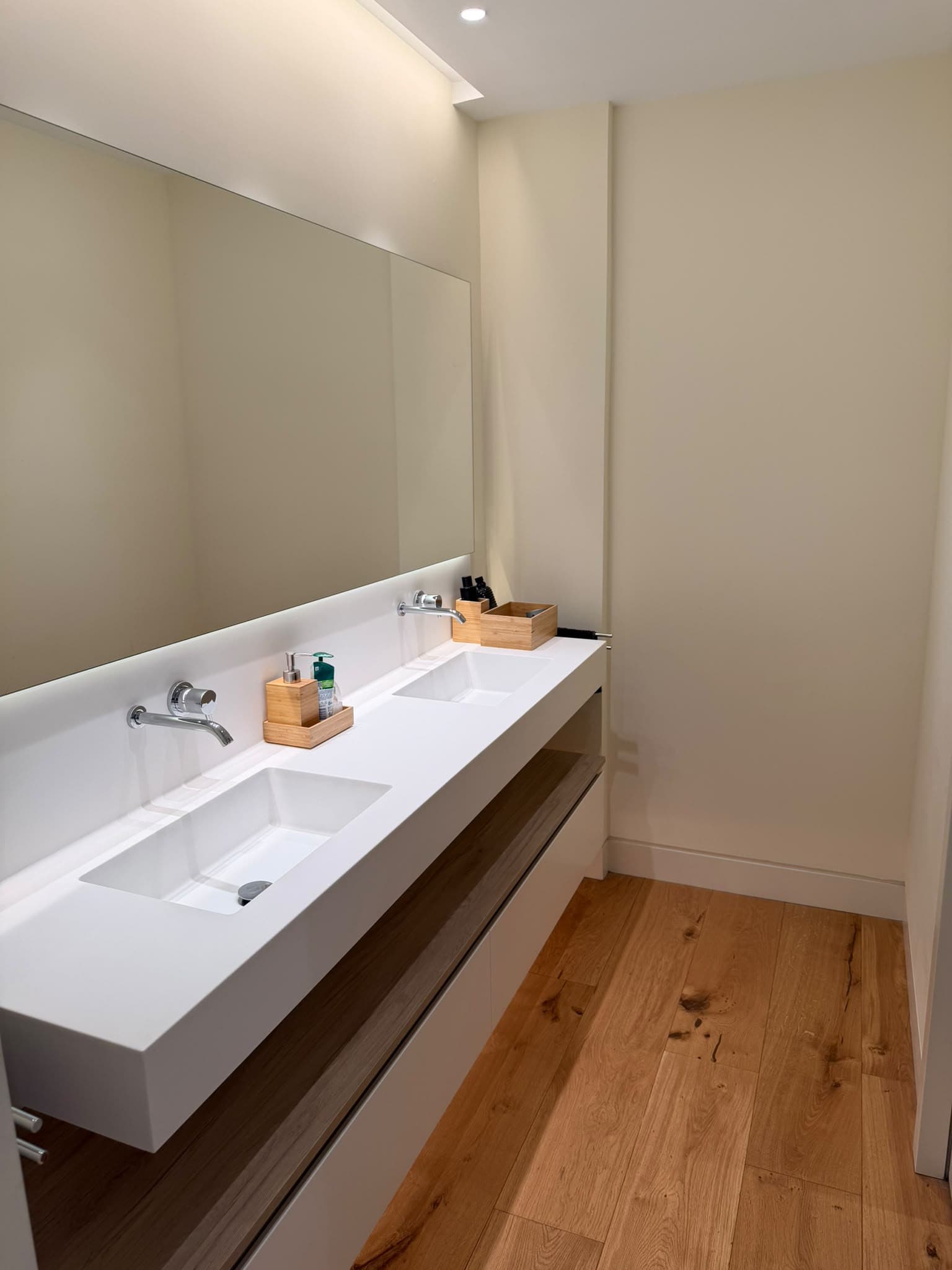 Modern 3 Bedroom Apartment For Long Term Rent Just minutes Away From Puente Romano