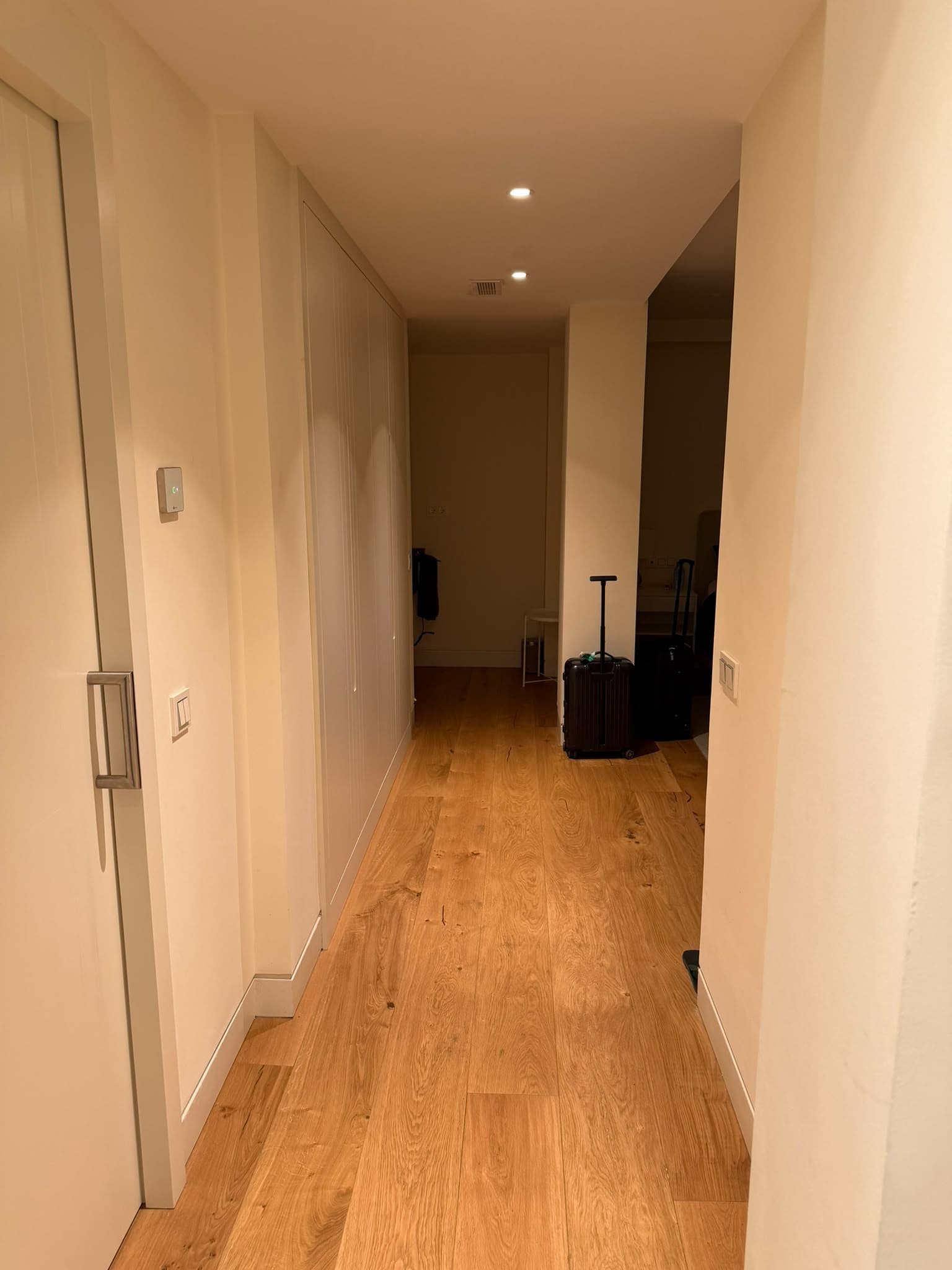 Modern 3 Bedroom Apartment For Long Term Rent Just minutes Away From Puente Romano