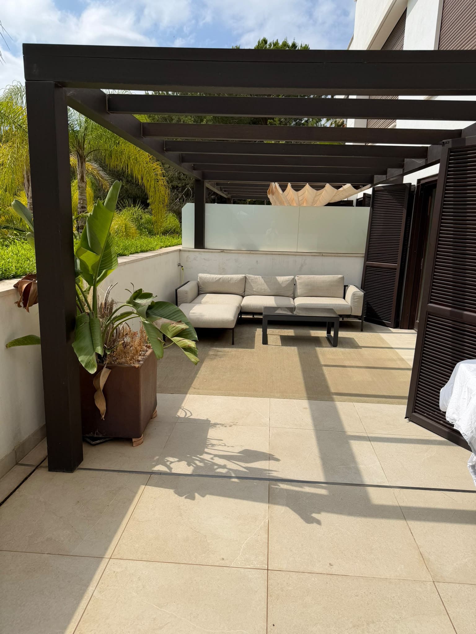 Modern 3 Bedroom Apartment For Long Term Rent Just minutes Away From Puente Romano