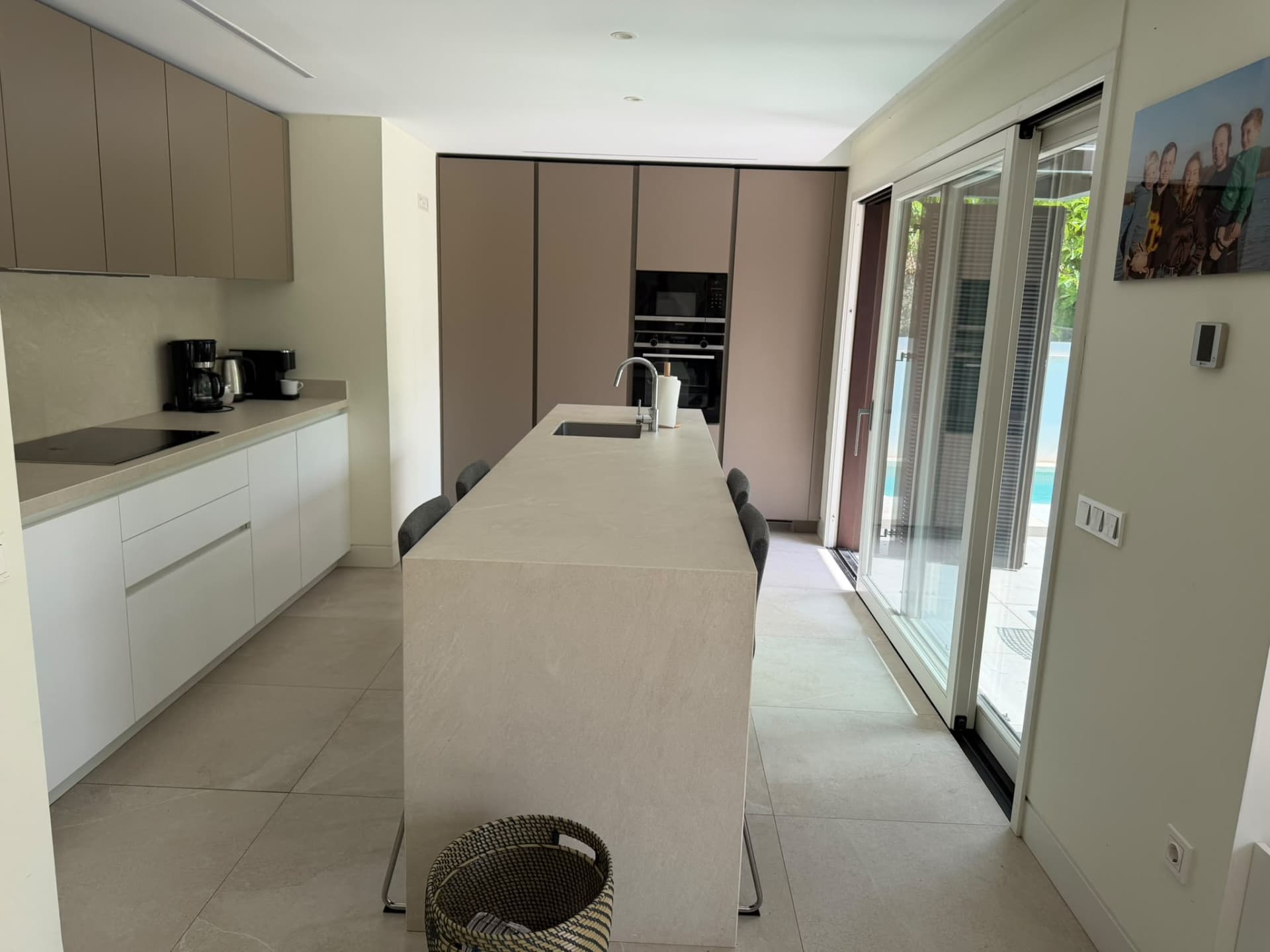 Modern 3 Bedroom Apartment For Long Term Rent Just minutes Away From Puente Romano