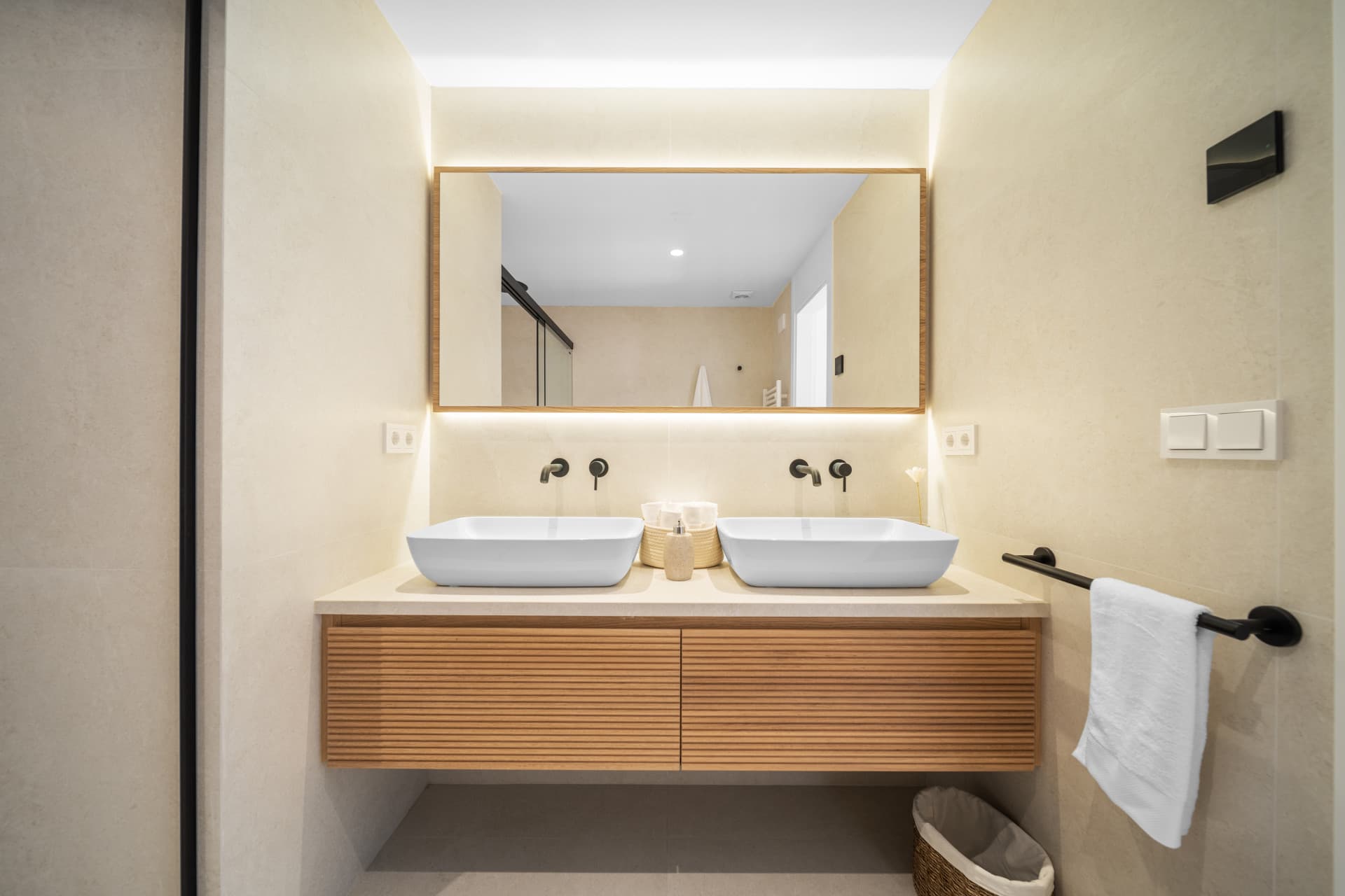 Turnkey Luxury 3-Bedroom Town House in El Palmeral, Nueva Andalucia