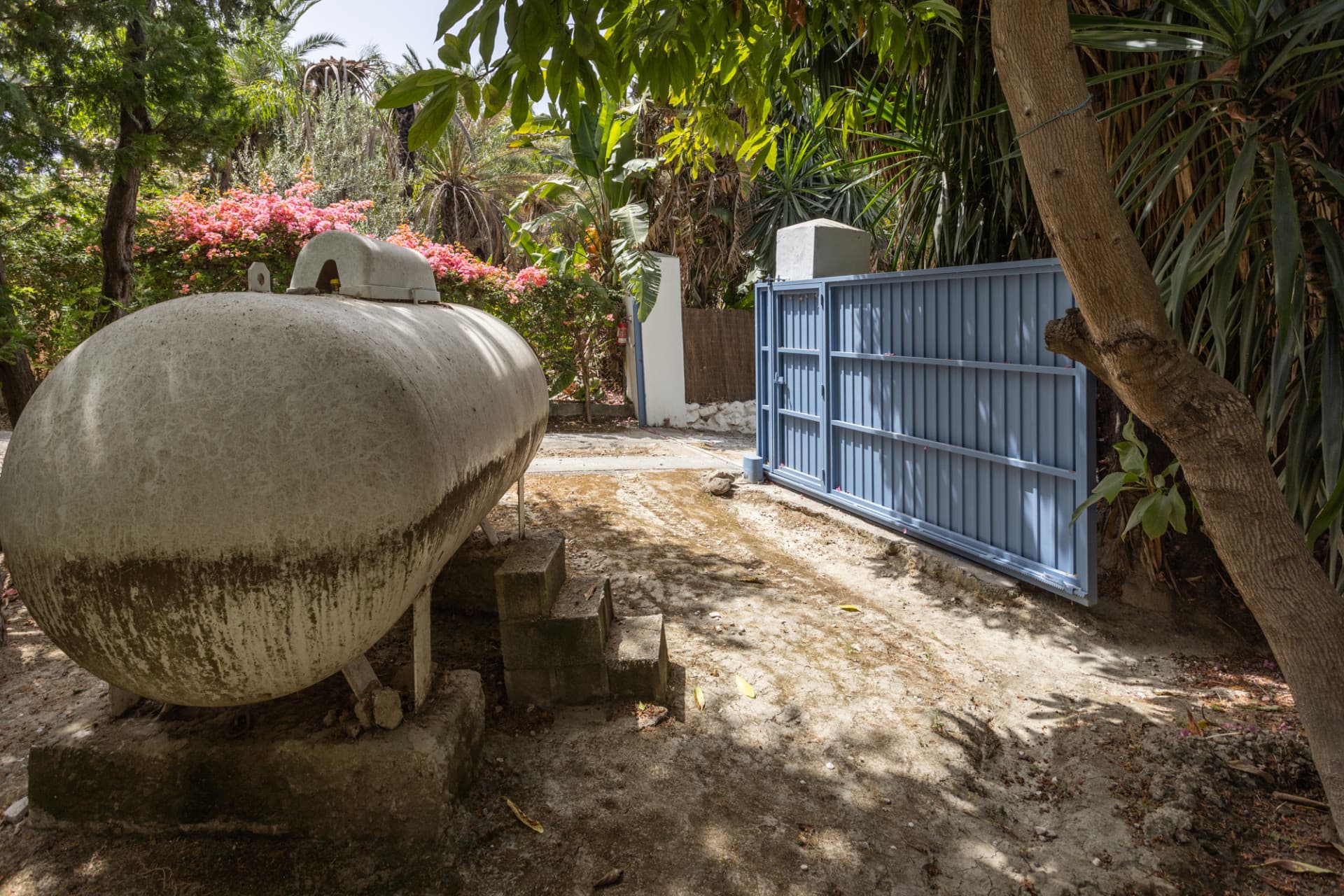 Charming villa with swimming pool and total privacy near San Pedro