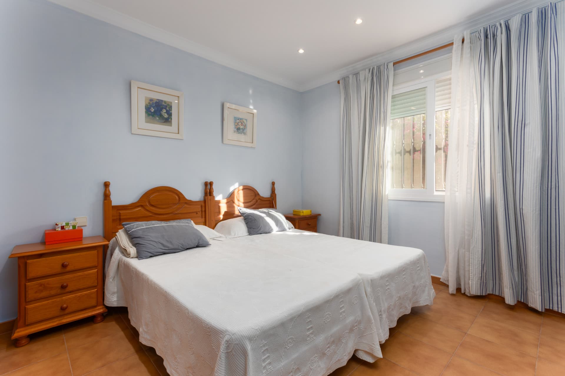 Villa for Sale in Las Petunias, San Pedro de Alcántara – Excellent Investment Opportunity