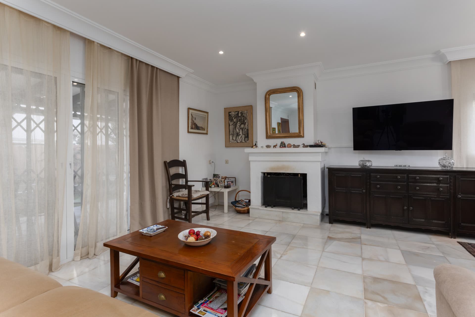 Villa for Sale in Las Petunias, San Pedro de Alcántara – Excellent Investment Opportunity