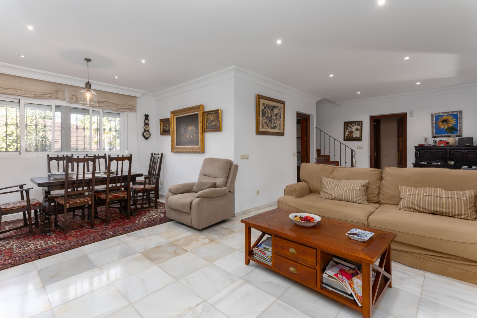 Villa for Sale in Las Petunias, San Pedro de Alcántara – Excellent Investment Opportunity