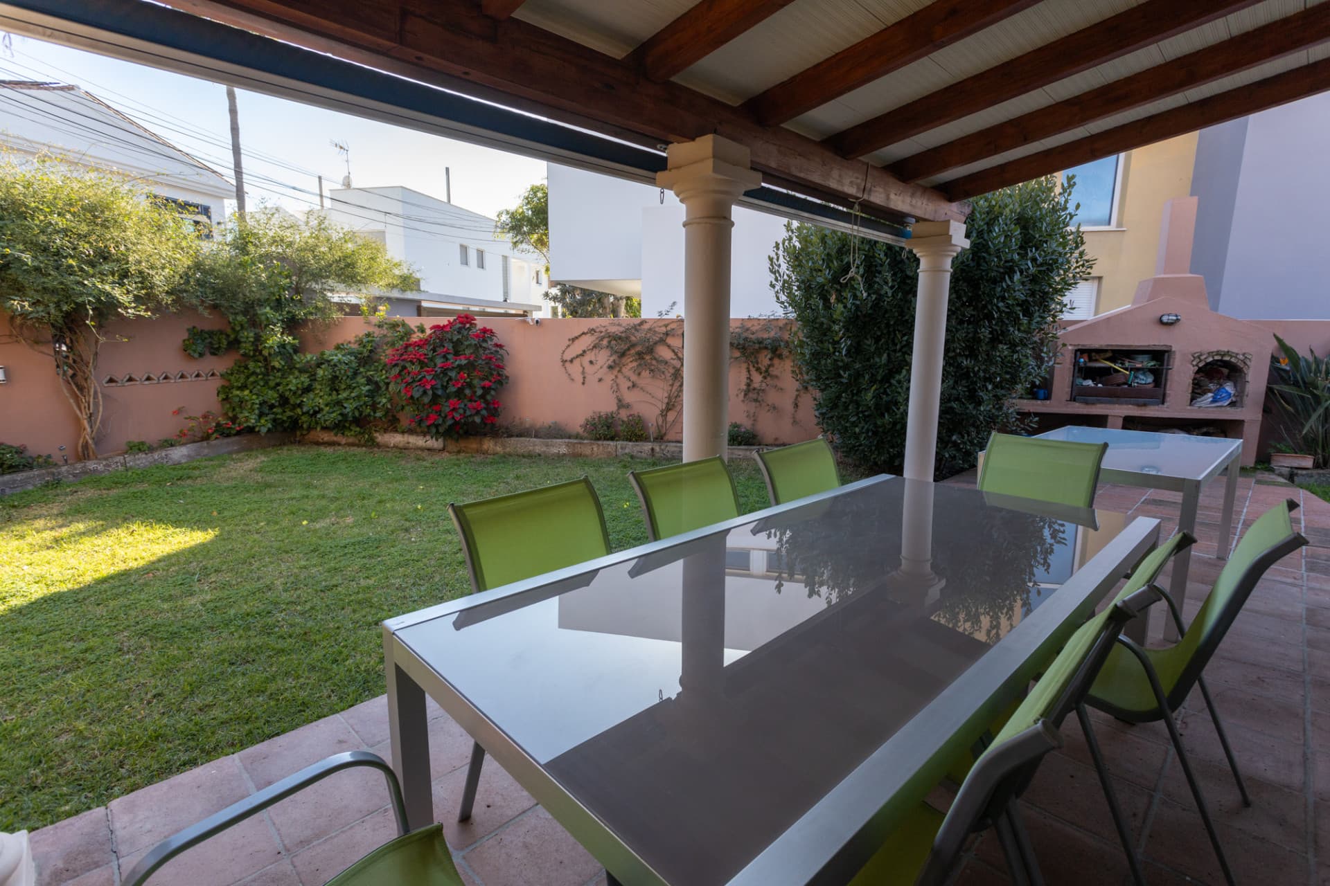 Villa for Sale in Las Petunias, San Pedro de Alcántara – Excellent Investment Opportunity