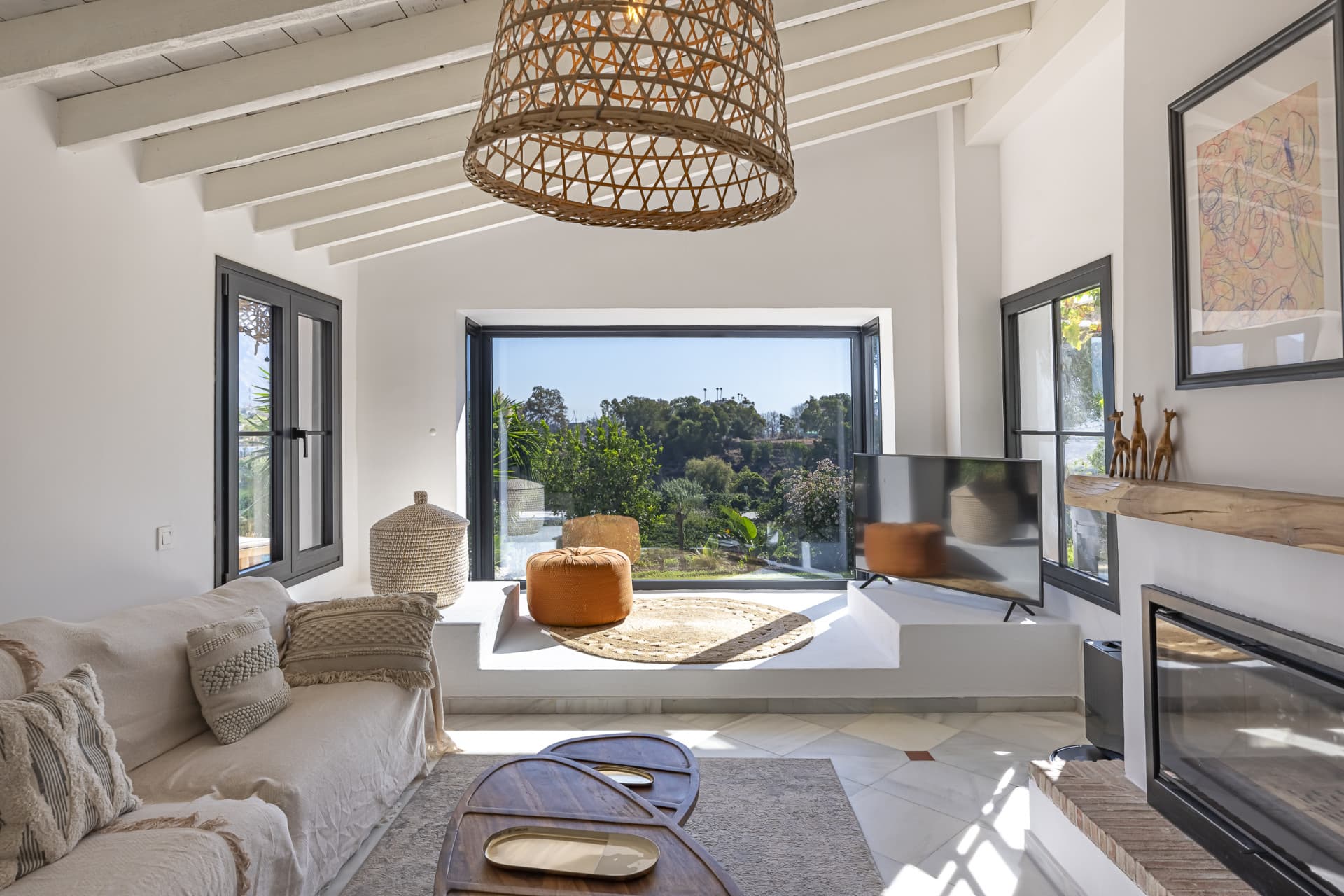 Charming Villa with Panoramic Views in Guadalmina Alta