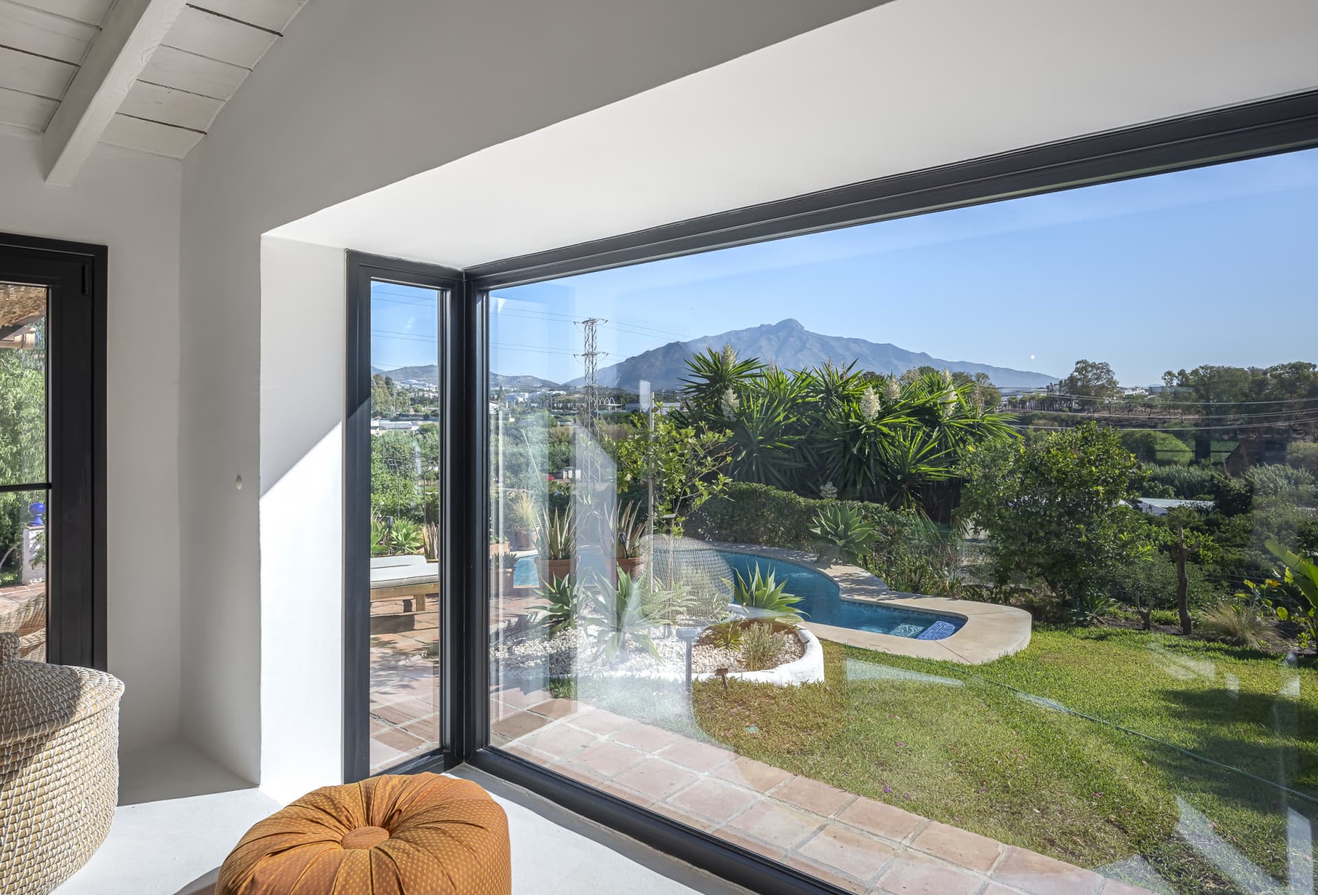 Charming Villa with Panoramic Views in Guadalmina Alta