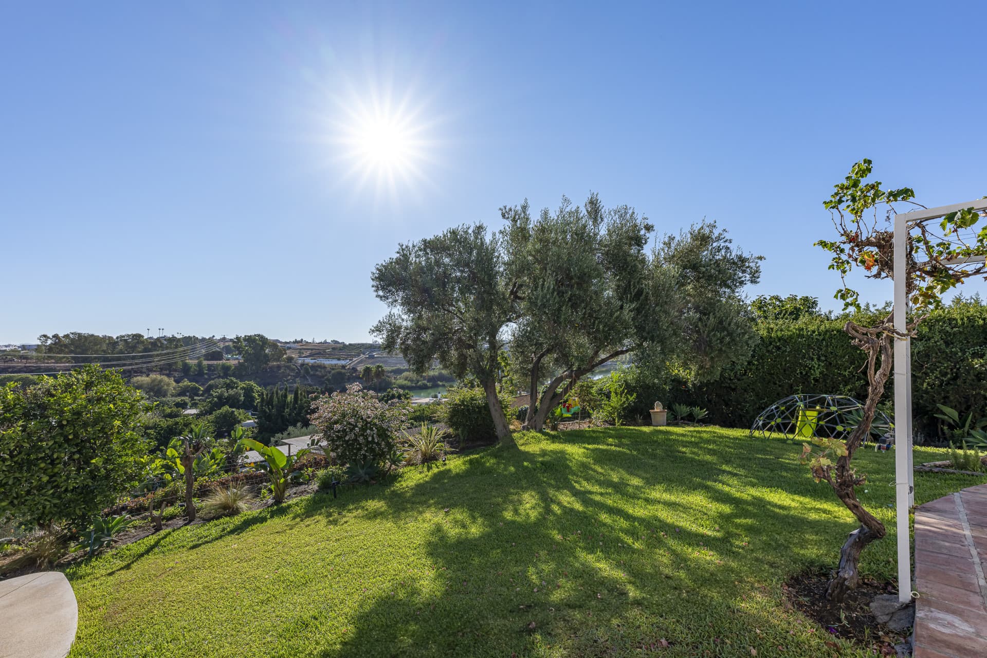 Charming Villa with Panoramic Views in Guadalmina Alta