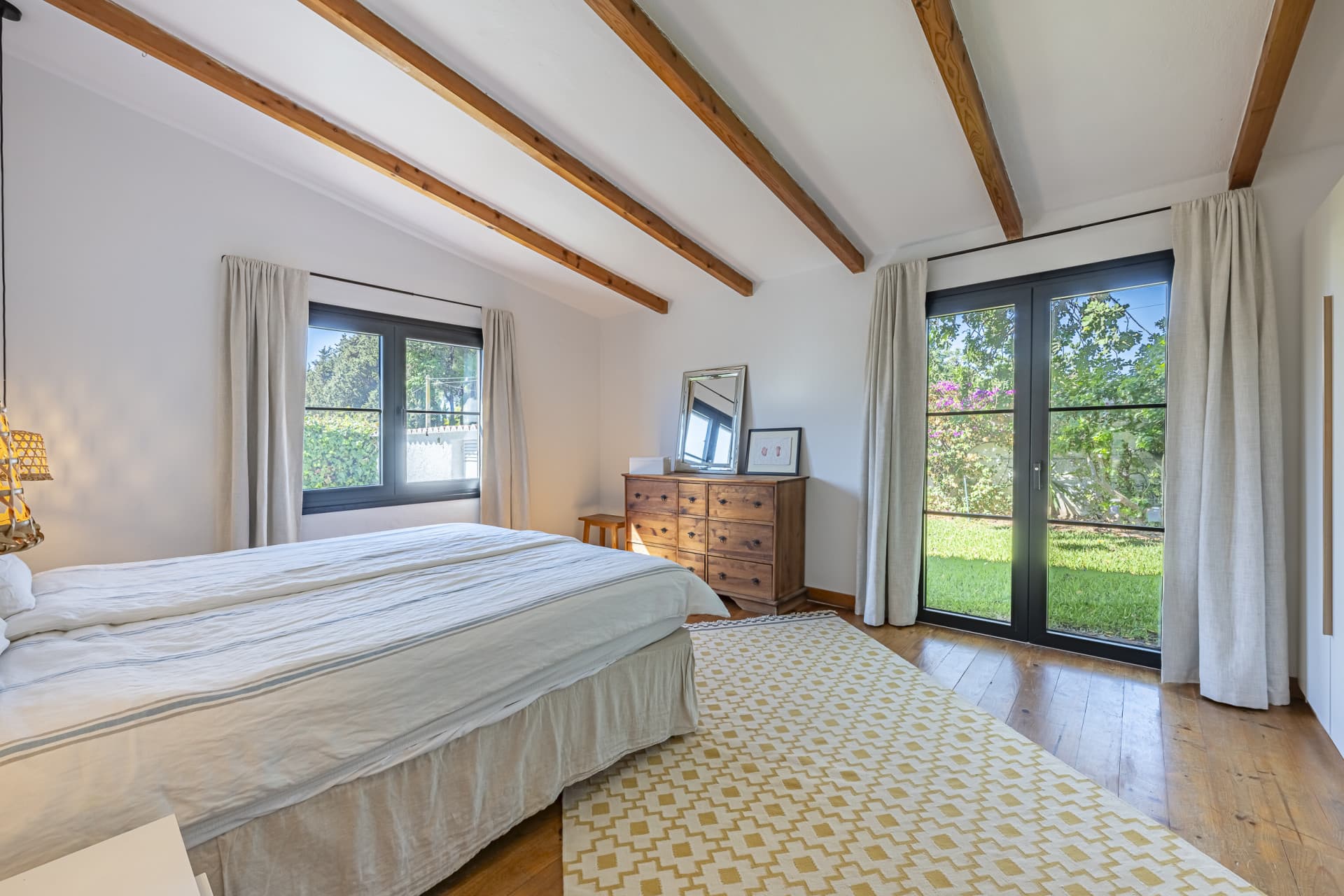 Charming Villa with Panoramic Views in Guadalmina Alta