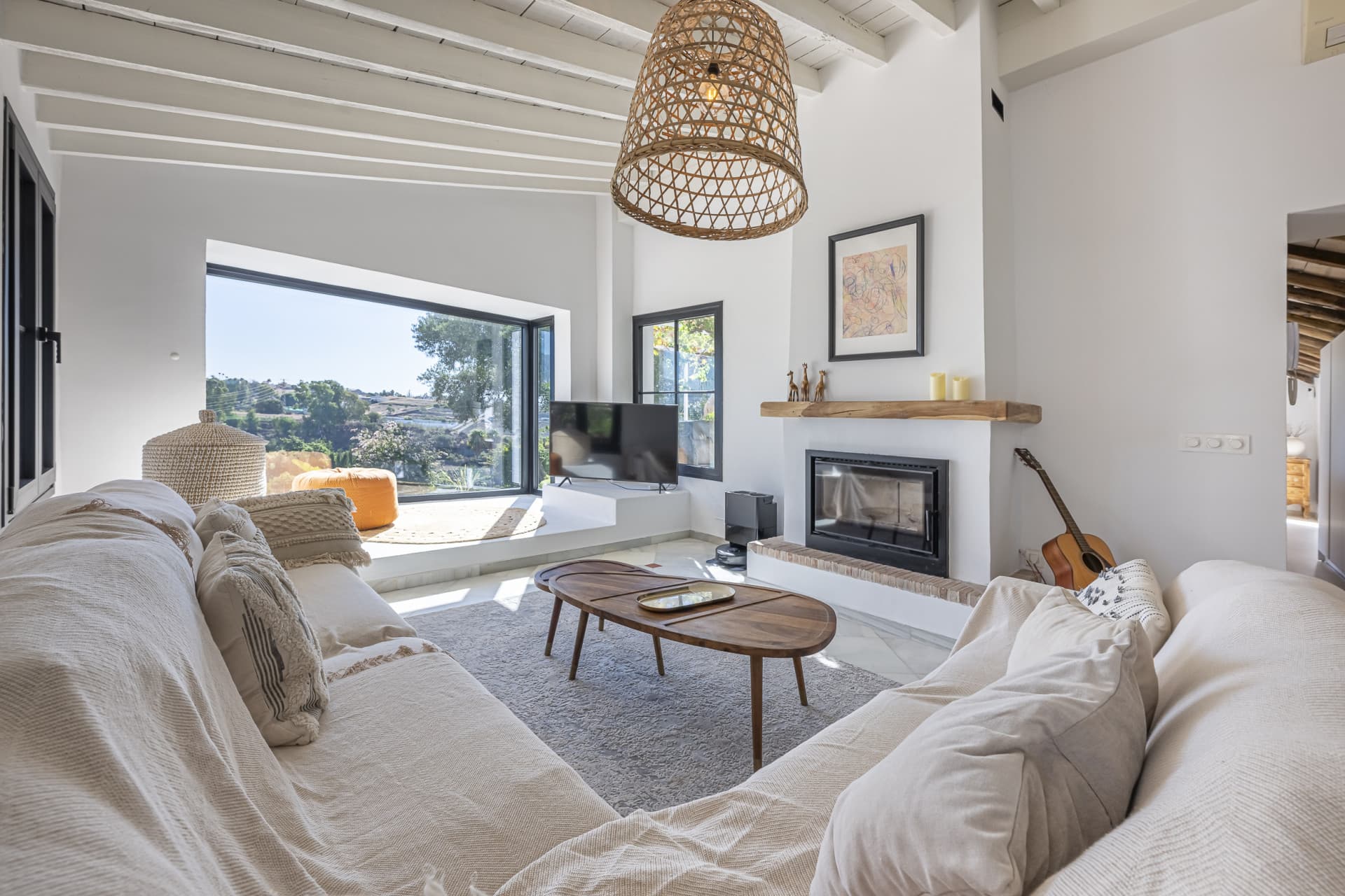 Charming Villa with Panoramic Views in Guadalmina Alta
