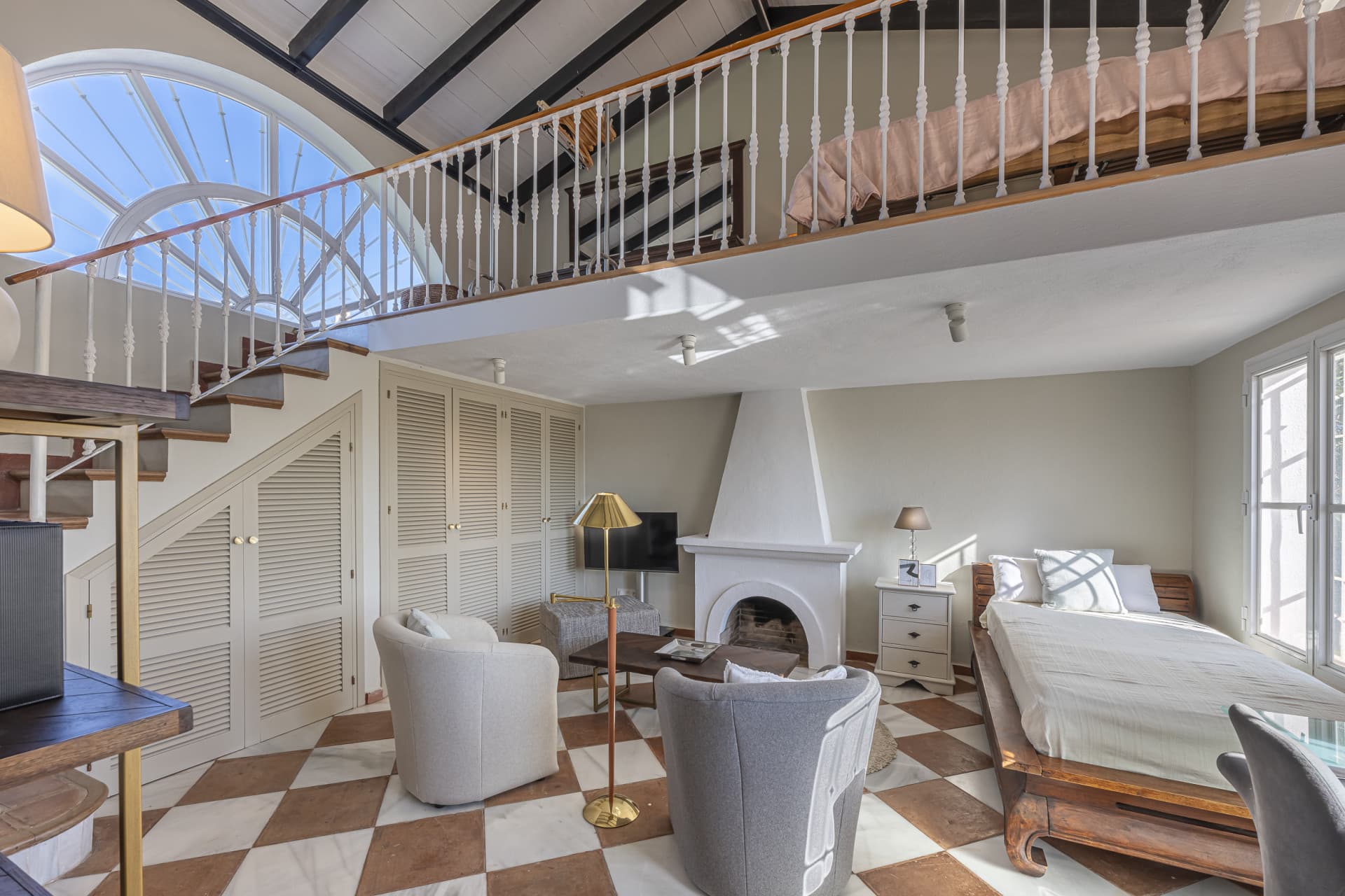 Charming Villa with Panoramic Views in Guadalmina Alta